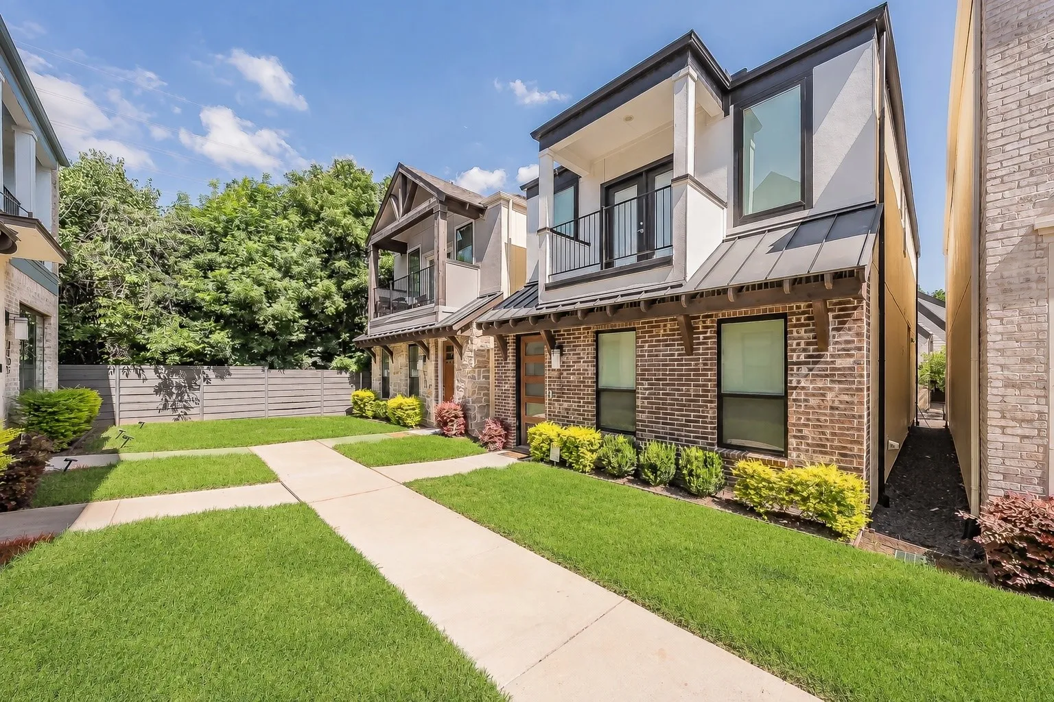 Single Family Residence For Sale in Dallas County , 8106 Emsworth Drive, Dallas, Texas 75231, 3 Bedroom, 3 Bathroom, 2 Garage spaces, 1,760 Sqft, built in 2022, mls#21291126, Real Estate Agent in Dallas, Homes For Sale in Dallas county, Homes For Sale in Dallas, Realtor in Dallas Texas, Real Estate Brokerage Independent Realty Texas, Luminita Cordes Realtor