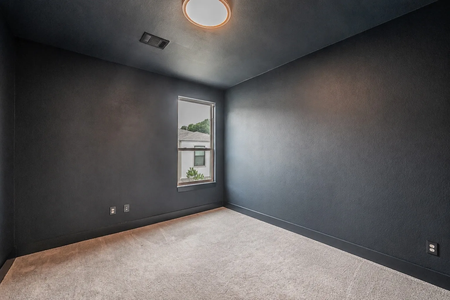 Single Family Residence For Sale in Dallas County , 8106 Emsworth Drive, Dallas, Texas 75231, 3 Bedroom, 3 Bathroom, 2 Garage spaces, 1,760 Sqft, built in 2022, mls#21291126, Real Estate Agent in Dallas, Homes For Sale in Dallas county, Homes For Sale in Dallas, Realtor in Dallas Texas, Real Estate Brokerage Independent Realty Texas, Luminita Cordes Realtor