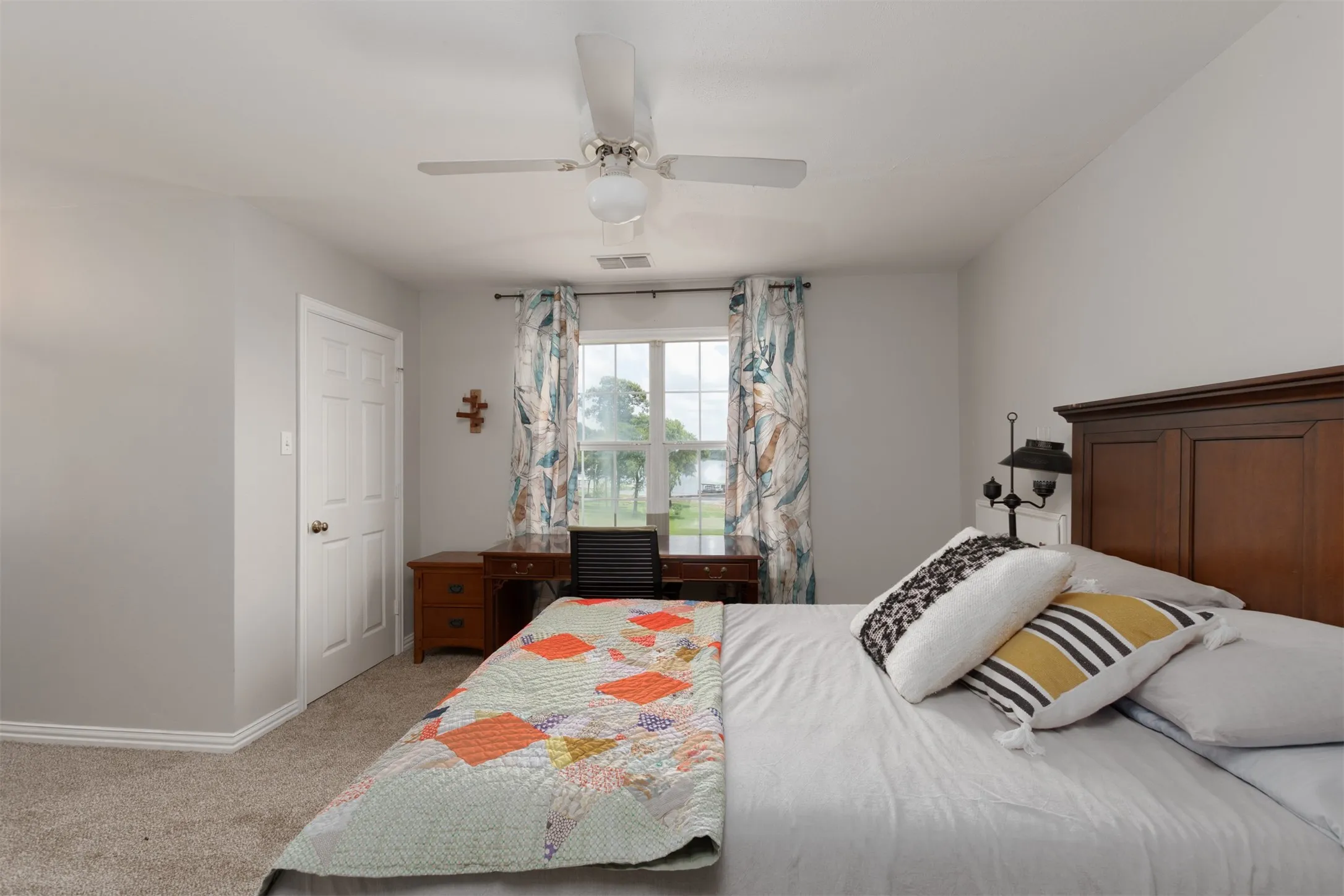 Single Family Residence For Sale in Wood County , 1747 County Road 1785, Yantis, Texas 75497, 5 Bedrooms, 4 Bathrooms, 2 Garage spaces, 3,556 Sqft, built in 1997, Price $961,900, mls#21292576, Real Estate Agent in Yantis, Homes For Sale in Wood county, Homes For Sale in Yantis, Realtor in Yantis Texas, Real Estate Brokerage Independent Realty Texas, Luminita Cordes Realtor