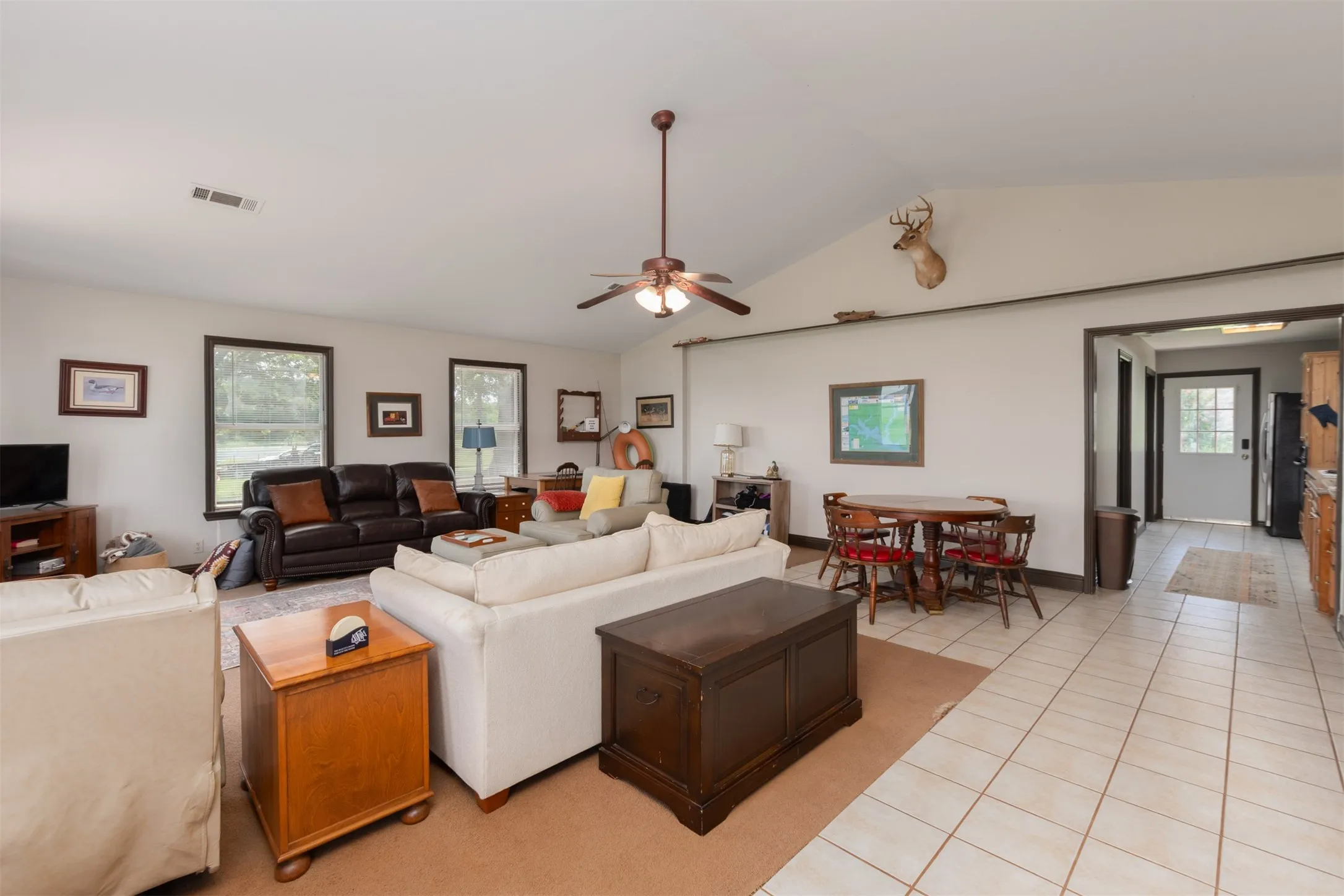 Single Family Residence For Sale in Wood County , 1747 County Road 1785, Yantis, Texas 75497, 5 Bedrooms, 4 Bathrooms, 2 Garage spaces, 3,556 Sqft, built in 1997, Price $961,900, mls#21292576, Real Estate Agent in Yantis, Homes For Sale in Wood county, Homes For Sale in Yantis, Realtor in Yantis Texas, Real Estate Brokerage Independent Realty Texas, Luminita Cordes Realtor