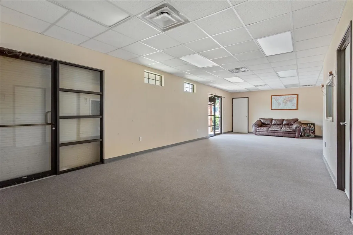 Office For Sale in Mc Lennan County , 2419 Herring Avenue B, Waco, Texas 76708, 0, 0, Garage spaces, 0 Sqft, built in 2009, Price $320,000, mls#21292409, Real Estate Agent in Waco, Homes For Sale in Mc Lennan county, Homes For Sale in Waco, Realtor in Waco Texas, Real Estate Brokerage Independent Realty Texas, Luminita Cordes Realtor