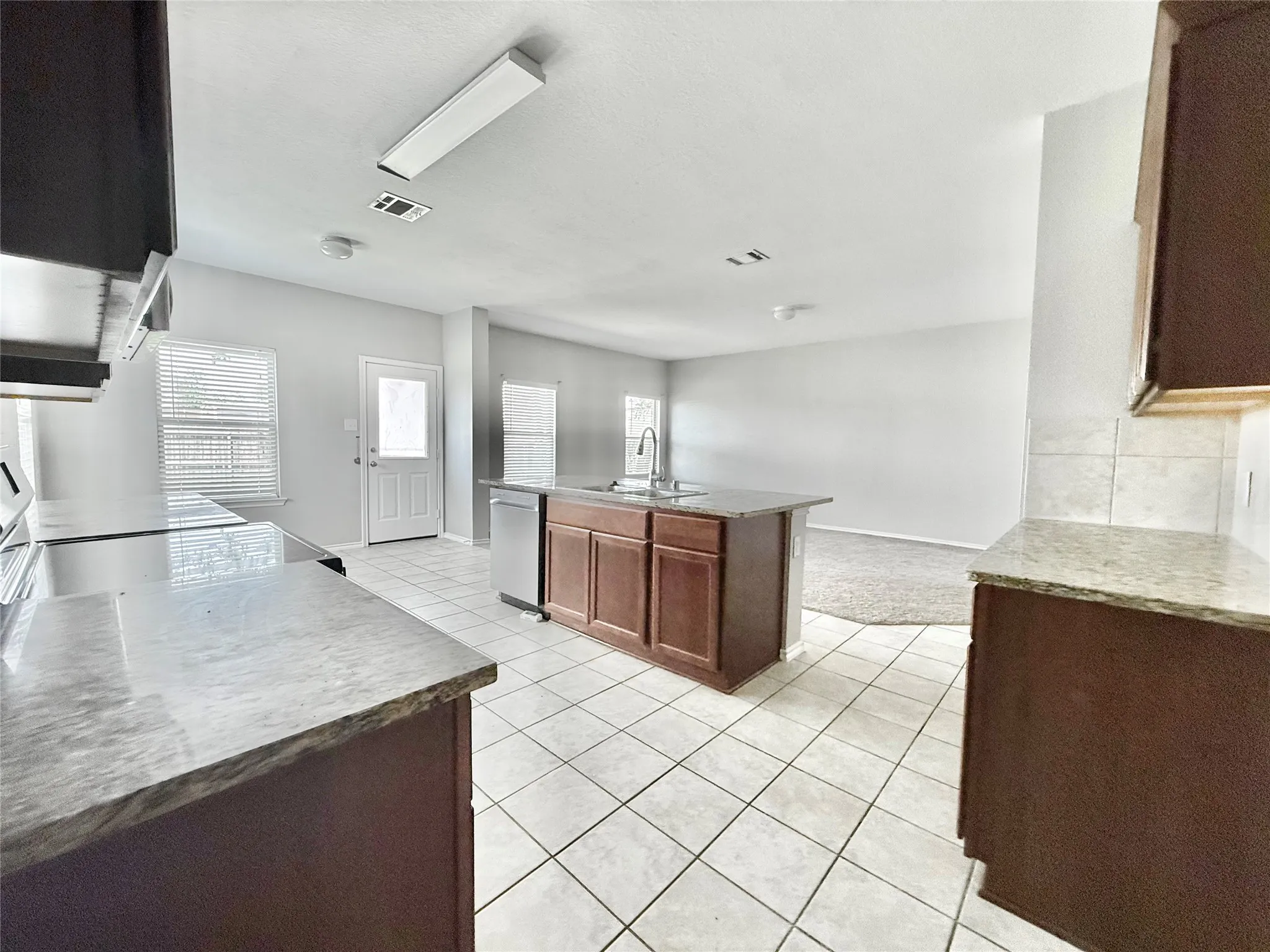 Single Family Residence For Rent in Collin County , 251 Cyrus Street, Anna, Texas 75409, 5 Bedroom, 3 Bathroom, 2 Garage spaces, 2,619 Sqft, built in 2017, mls#21292758, Real Estate Agent in Anna, Homes For Rent in Collin county, Homes For Rent in Anna, Realtor in Anna Texas, Real Estate Brokerage Independent Realty Texas, Luminita Cordes Realtor