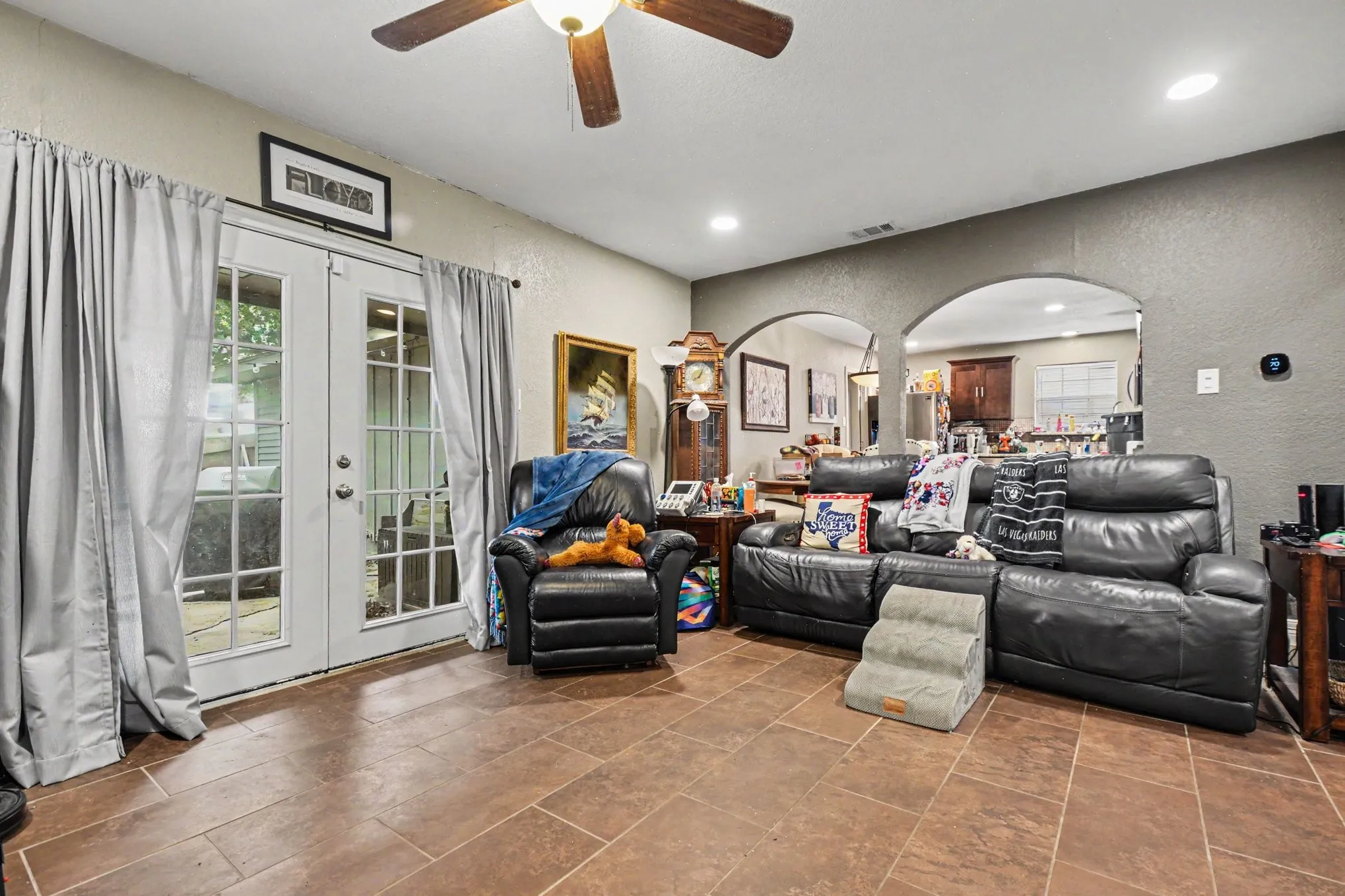 Single Family Residence For Sale in Dallas County , 4133 Logan Street, Irving, Texas 75062, 3 Bedroom, 2 Bathroom, 2 Garage spaces, 1,478 Sqft, built in 1968, mls#21292779, Real Estate Agent in Irving, Homes For Sale in Dallas county, Homes For Sale in Irving, Realtor in Irving Texas, Real Estate Brokerage Independent Realty Texas, Luminita Cordes Realtor