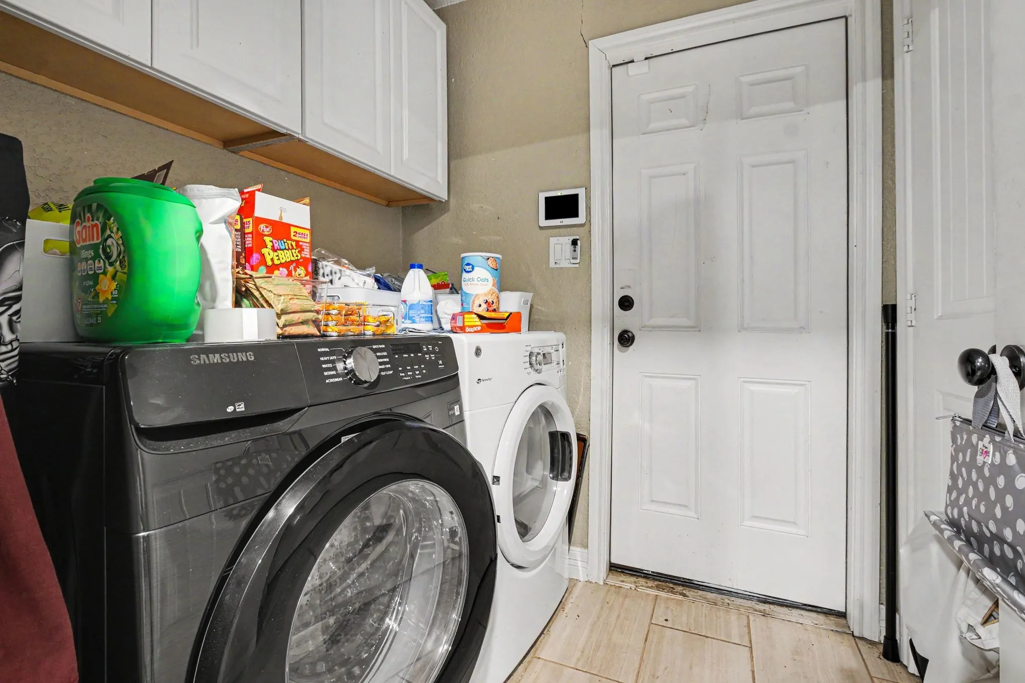 Single Family Residence For Sale in Dallas County , 4133 Logan Street, Irving, Texas 75062, 3 Bedroom, 2 Bathroom, 2 Garage spaces, 1,478 Sqft, built in 1968, mls#21292779, Real Estate Agent in Irving, Homes For Sale in Dallas county, Homes For Sale in Irving, Realtor in Irving Texas, Real Estate Brokerage Independent Realty Texas, Luminita Cordes Realtor