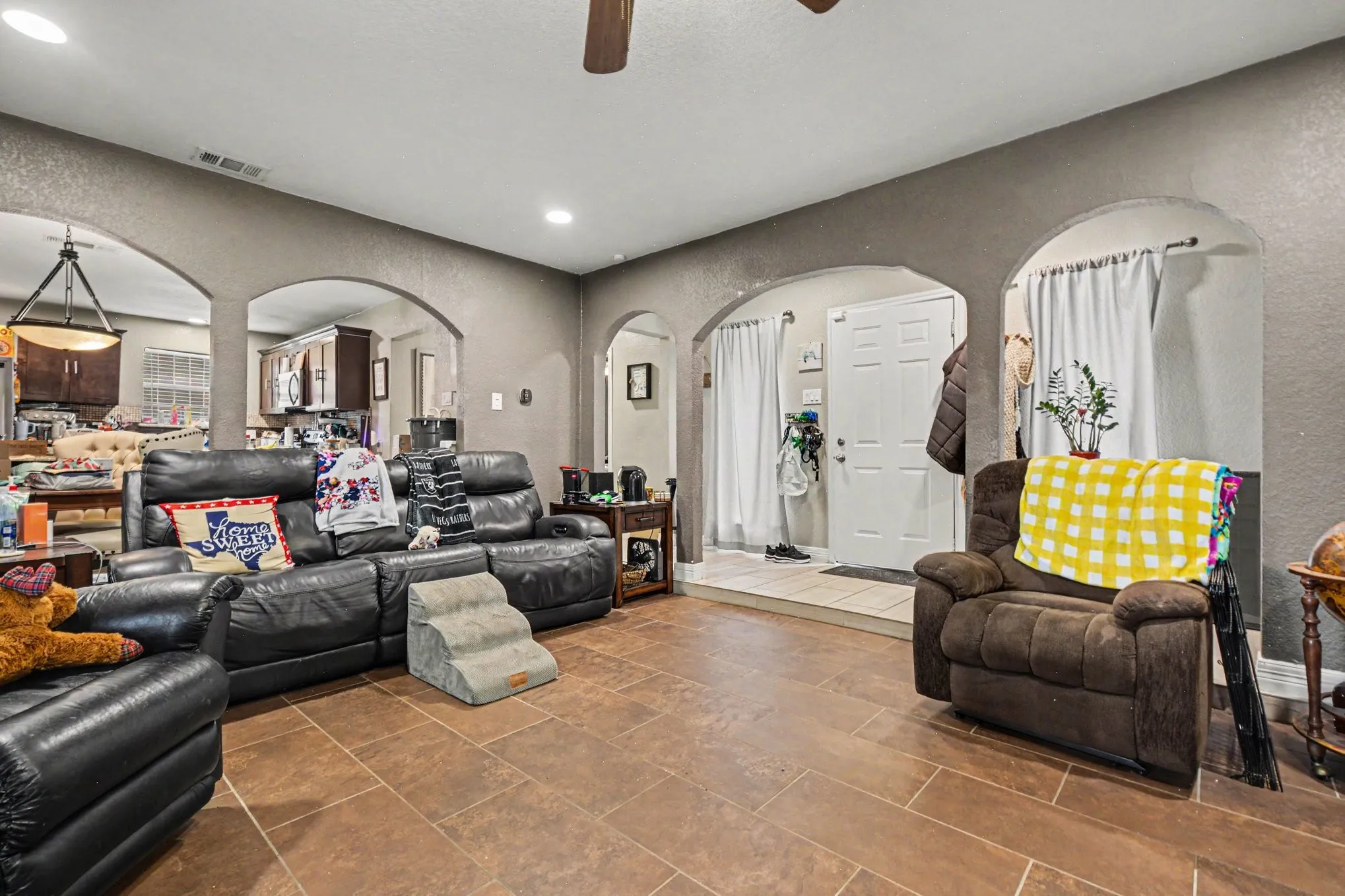 Single Family Residence For Sale in Dallas County , 4133 Logan Street, Irving, Texas 75062, 3 Bedroom, 2 Bathroom, 2 Garage spaces, 1,478 Sqft, built in 1968, mls#21292779, Real Estate Agent in Irving, Homes For Sale in Dallas county, Homes For Sale in Irving, Realtor in Irving Texas, Real Estate Brokerage Independent Realty Texas, Luminita Cordes Realtor