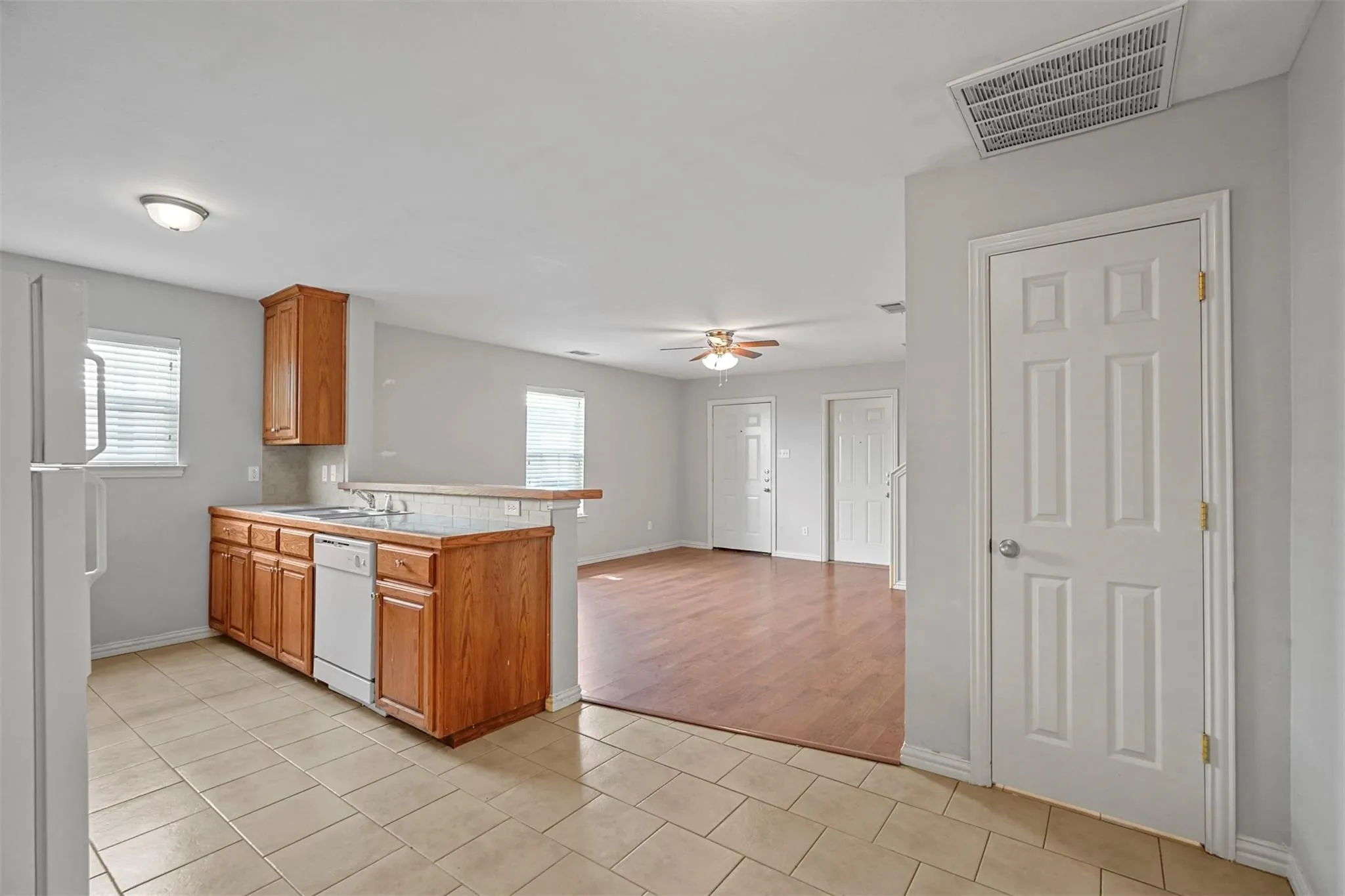 Duplex For Sale in Grayson County , 408-410 Cleveland, Sherman, Texas 75090, 4 Bedroom, 6 Bathroom, 1 Garage spaces, 0 Sqft, built in 2008, mls#21292786, Real Estate Agent in Sherman, Homes For Sale in Grayson county, Homes For Sale in Sherman, Realtor in Sherman Texas, Real Estate Brokerage Independent Realty Texas, Luminita Cordes Realtor