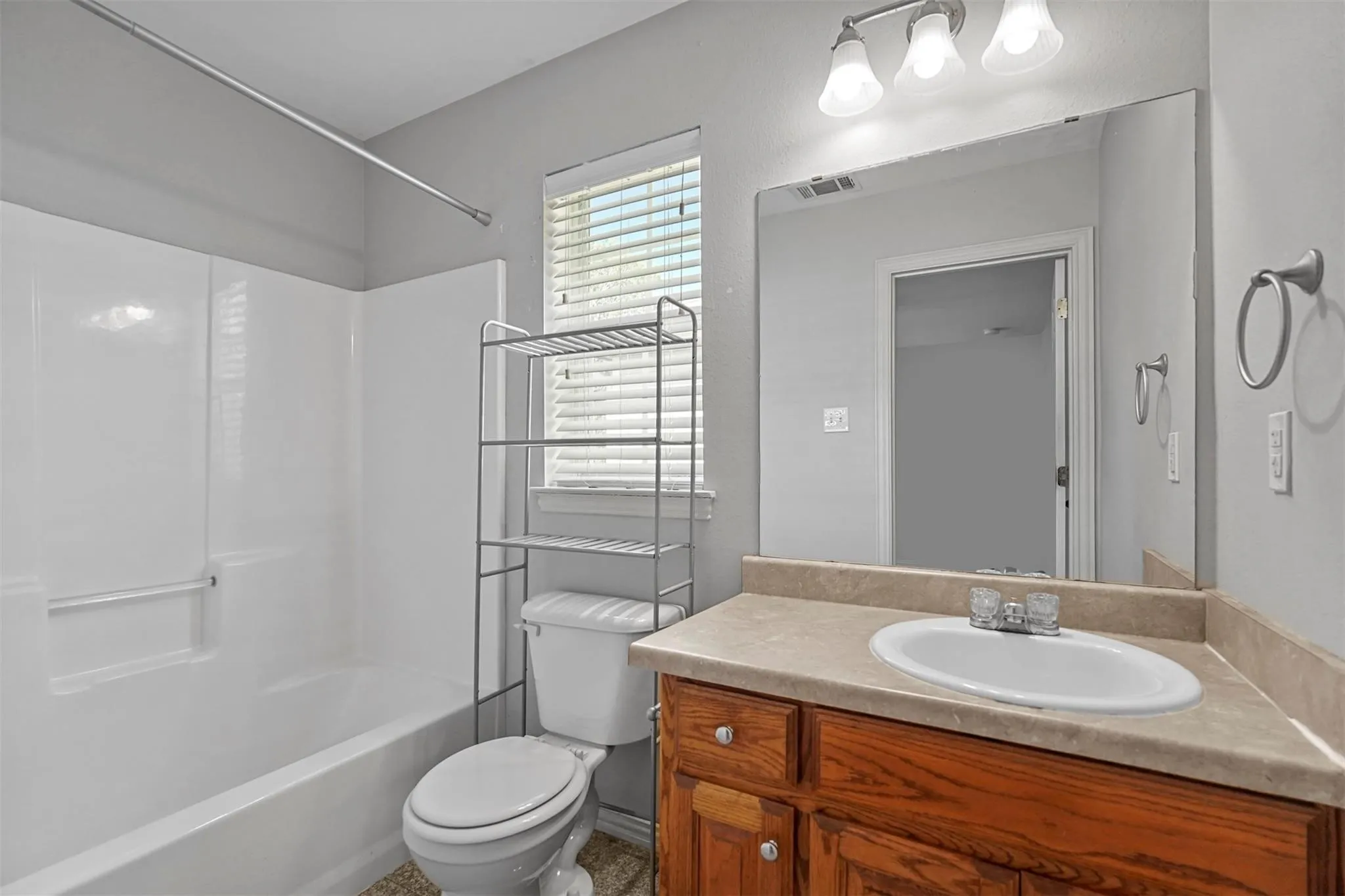 Duplex For Sale in Grayson County , 408-410 Cleveland, Sherman, Texas 75090, 4 Bedroom, 6 Bathroom, 1 Garage spaces, 0 Sqft, built in 2008, mls#21292786, Real Estate Agent in Sherman, Homes For Sale in Grayson county, Homes For Sale in Sherman, Realtor in Sherman Texas, Real Estate Brokerage Independent Realty Texas, Luminita Cordes Realtor