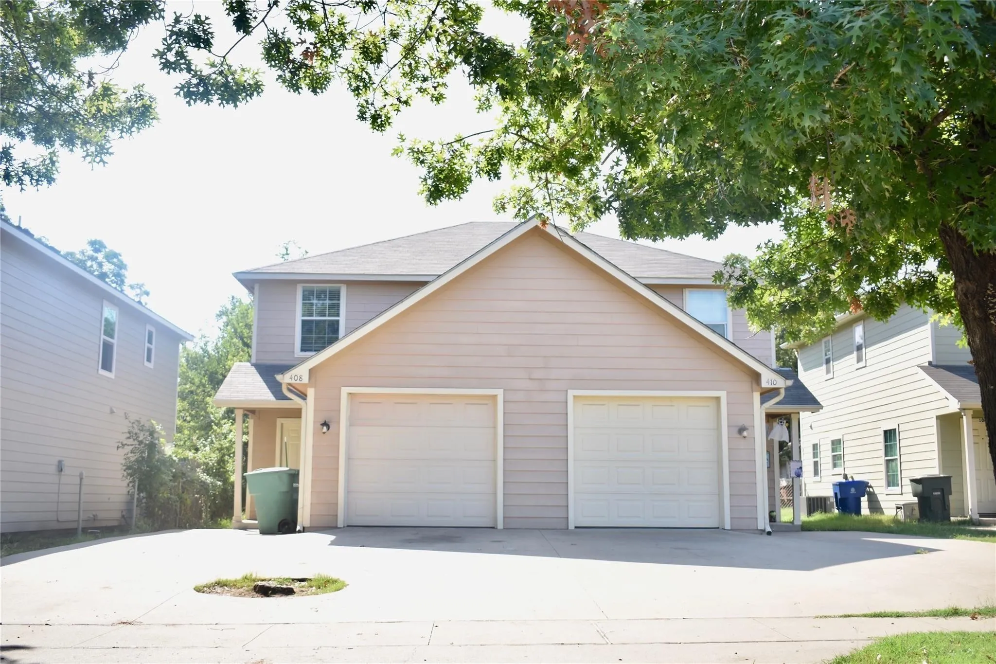 Duplex For Sale in Grayson County , 408-410 Cleveland, Sherman, Texas 75090, 4 Bedroom, 6 Bathroom, 1 Garage spaces, 0 Sqft, built in 2008, mls#21292786, Real Estate Agent in Sherman, Homes For Sale in Grayson county, Homes For Sale in Sherman, Realtor in Sherman Texas, Real Estate Brokerage Independent Realty Texas, Luminita Cordes Realtor