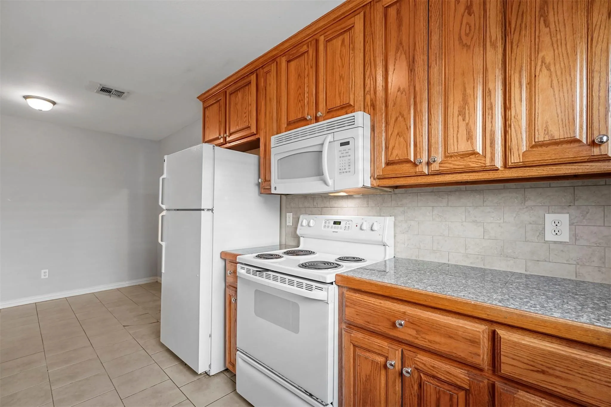 Duplex For Sale in Grayson County , 408-410 Cleveland, Sherman, Texas 75090, 4 Bedroom, 6 Bathroom, 1 Garage spaces, 0 Sqft, built in 2008, mls#21292786, Real Estate Agent in Sherman, Homes For Sale in Grayson county, Homes For Sale in Sherman, Realtor in Sherman Texas, Real Estate Brokerage Independent Realty Texas, Luminita Cordes Realtor