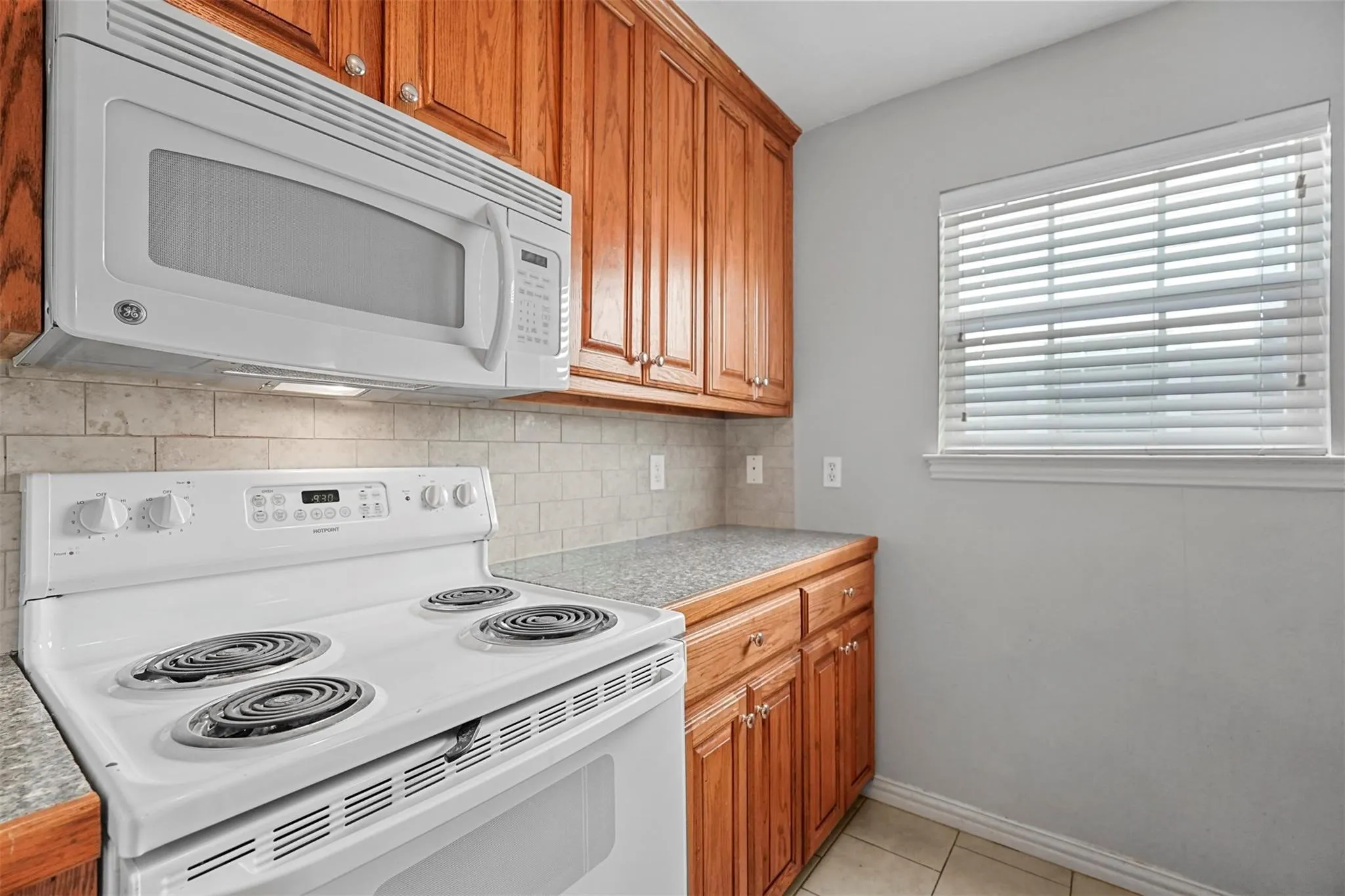Duplex For Sale in Grayson County , 408-410 Cleveland, Sherman, Texas 75090, 4 Bedroom, 6 Bathroom, 1 Garage spaces, 0 Sqft, built in 2008, mls#21292786, Real Estate Agent in Sherman, Homes For Sale in Grayson county, Homes For Sale in Sherman, Realtor in Sherman Texas, Real Estate Brokerage Independent Realty Texas, Luminita Cordes Realtor