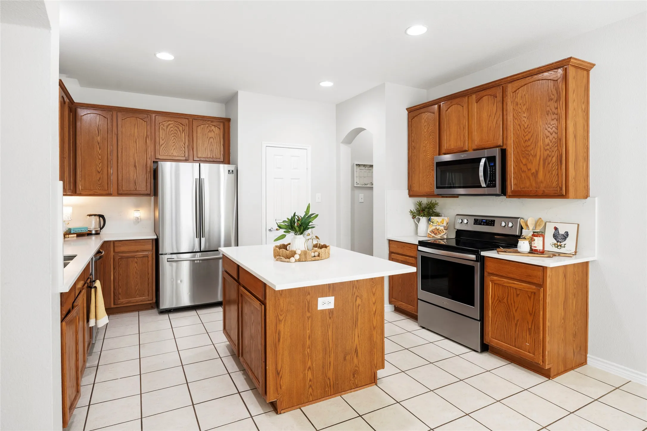 Single Family Residence For Sale in Denton County , 1241 Chattahoochee Drive, Savannah, Texas 76227, 3 Bedroom, 3 Bathroom, 2 Garage spaces, 1,906 Sqft, built in 2006, mls#21292380, Real Estate Agent in Savannah, Homes For Sale in Denton county, Homes For Sale in Savannah, Realtor in Savannah Texas, Real Estate Brokerage Independent Realty Texas, Luminita Cordes Realtor