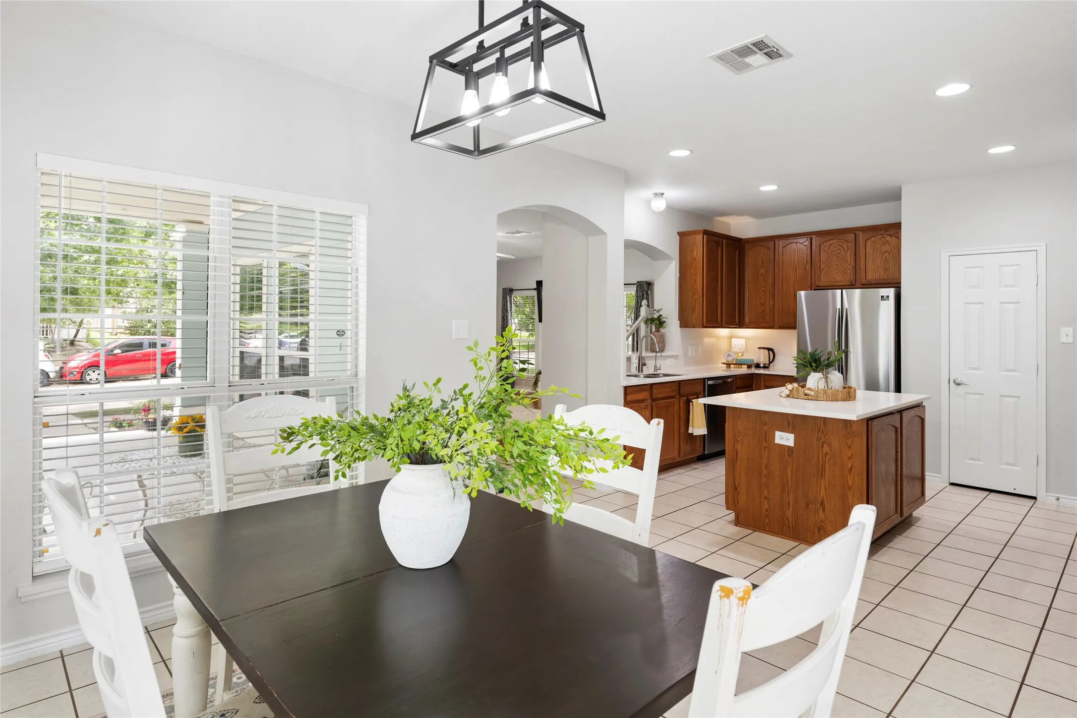 Single Family Residence For Sale in Denton County , 1241 Chattahoochee Drive, Savannah, Texas 76227, 3 Bedroom, 3 Bathroom, 2 Garage spaces, 1,906 Sqft, built in 2006, mls#21292380, Real Estate Agent in Savannah, Homes For Sale in Denton county, Homes For Sale in Savannah, Realtor in Savannah Texas, Real Estate Brokerage Independent Realty Texas, Luminita Cordes Realtor