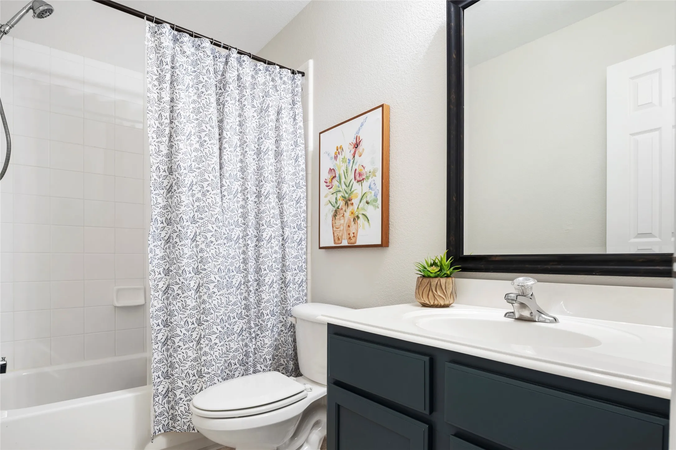Single Family Residence For Sale in Denton County , 1241 Chattahoochee Drive, Savannah, Texas 76227, 3 Bedroom, 3 Bathroom, 2 Garage spaces, 1,906 Sqft, built in 2006, mls#21292380, Real Estate Agent in Savannah, Homes For Sale in Denton county, Homes For Sale in Savannah, Realtor in Savannah Texas, Real Estate Brokerage Independent Realty Texas, Luminita Cordes Realtor