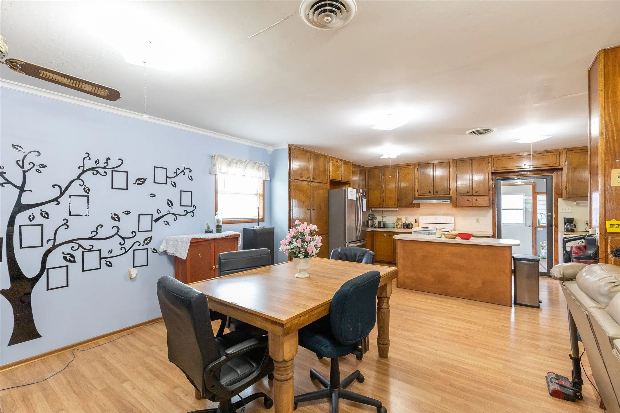 Single Family Residence For Sale in Taylor County , 8867 Spinks Road, Abilene, Texas 79603, 2 Bedroom, 2 Bathroom, Garage spaces, 1,784 Sqft, built in 1982, mls#21292675, Real Estate Agent in Abilene, Homes For Sale in Taylor county, Homes For Sale in Abilene, Realtor in Abilene Texas, Real Estate Brokerage Independent Realty Texas, Luminita Cordes Realtor