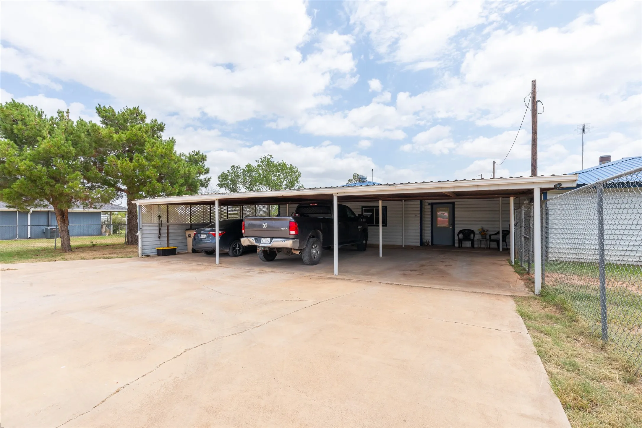 Single Family Residence For Sale in Taylor County , 8867 Spinks Road, Abilene, Texas 79603, 2 Bedroom, 2 Bathroom, Garage spaces, 1,784 Sqft, built in 1982, mls#21292675, Real Estate Agent in Abilene, Homes For Sale in Taylor county, Homes For Sale in Abilene, Realtor in Abilene Texas, Real Estate Brokerage Independent Realty Texas, Luminita Cordes Realtor