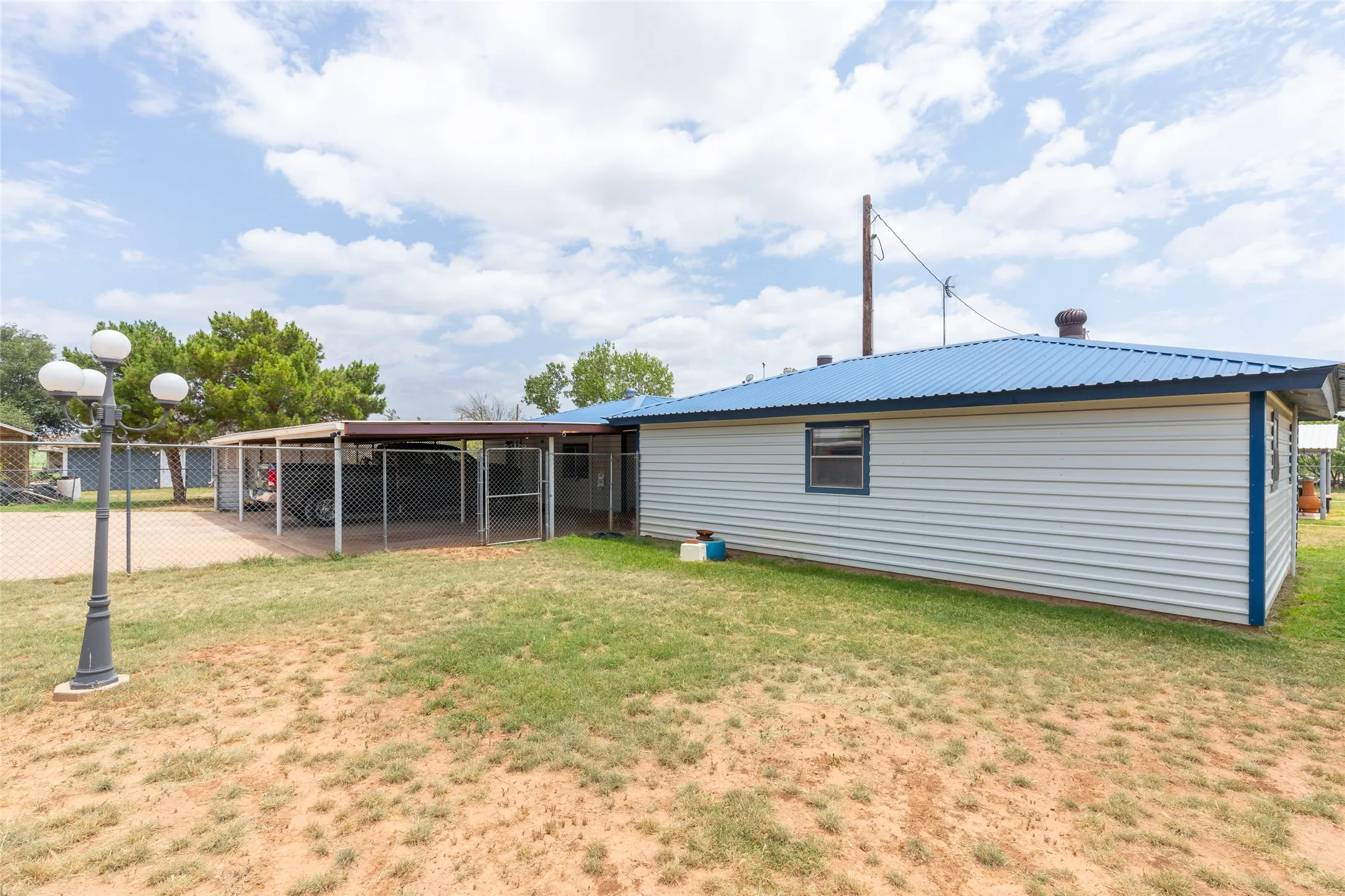 Single Family Residence For Sale in Taylor County , 8867 Spinks Road, Abilene, Texas 79603, 2 Bedroom, 2 Bathroom, Garage spaces, 1,784 Sqft, built in 1982, mls#21292675, Real Estate Agent in Abilene, Homes For Sale in Taylor county, Homes For Sale in Abilene, Realtor in Abilene Texas, Real Estate Brokerage Independent Realty Texas, Luminita Cordes Realtor