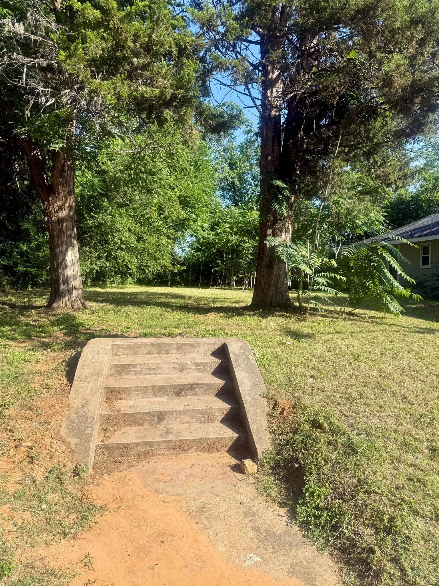 Unimproved Land For Sale in Dallas County , 3615 Cauthorn Drive, Dallas, Texas 75210, 0, 0, Garage spaces, 0 Sqft, built in 0, Price $79,000, mls#21292164, Real Estate Agent in Dallas, Homes For Sale in Dallas county, Homes For Sale in Dallas, Realtor in Dallas Texas, Real Estate Brokerage Independent Realty Texas, Luminita Cordes Realtor