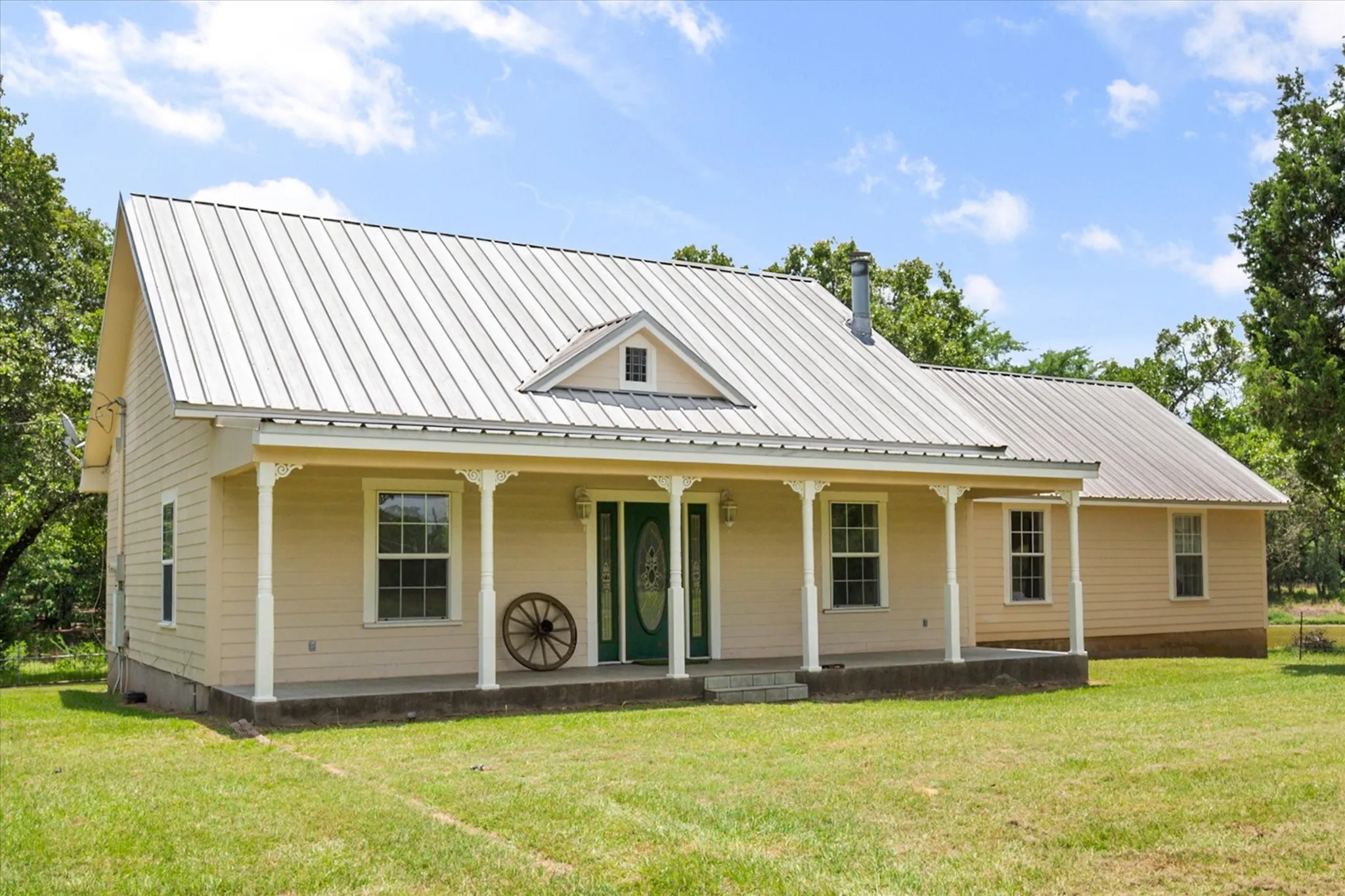 Farm For Sale in Navarro County , 4155 FM 3096, Kerens, Texas 75144, 3 Bedroom, 3 Bathroom, Garage spaces, 1,752 Sqft, built in 1999, mls#21292054, Real Estate Agent in Kerens, Homes For Sale in Navarro county, Homes For Sale in Kerens, Realtor in Kerens Texas, Real Estate Brokerage Independent Realty Texas, Luminita Cordes Realtor