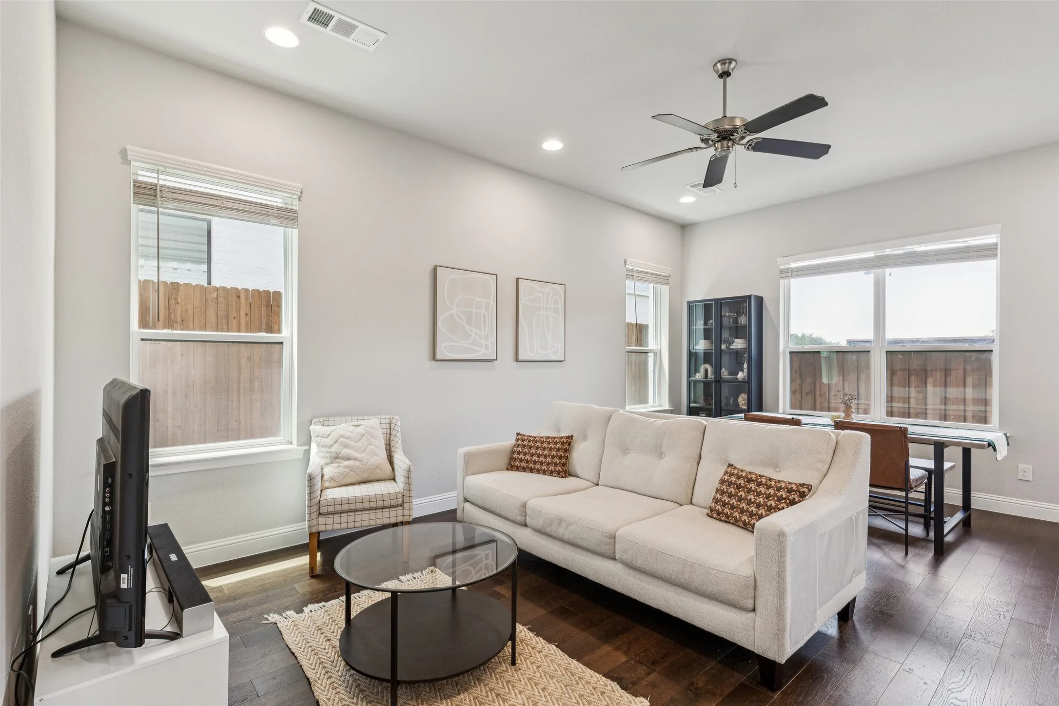 Condominium For Sale in Tarrant County , 6306 Oakbend Circle, Fort Worth, Texas 76132, 3 Bedroom, 3 Bathroom, 2 Garage spaces, 1,999 Sqft, built in 2020, Price $375,000, mls#21291439, Real Estate Agent in Fort Worth, Homes For Sale in Tarrant county, Homes For Sale in Fort Worth, Realtor in Fort Worth Texas, Real Estate Brokerage Independent Realty Texas, Luminita Cordes Realtor