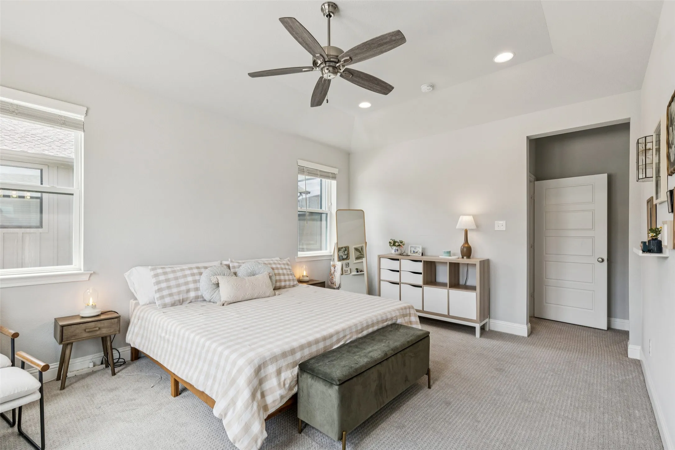 Condominium For Sale in Tarrant County , 6306 Oakbend Circle, Fort Worth, Texas 76132, 3 Bedroom, 3 Bathroom, 2 Garage spaces, 1,999 Sqft, built in 2020, Price $375,000, mls#21291439, Real Estate Agent in Fort Worth, Homes For Sale in Tarrant county, Homes For Sale in Fort Worth, Realtor in Fort Worth Texas, Real Estate Brokerage Independent Realty Texas, Luminita Cordes Realtor