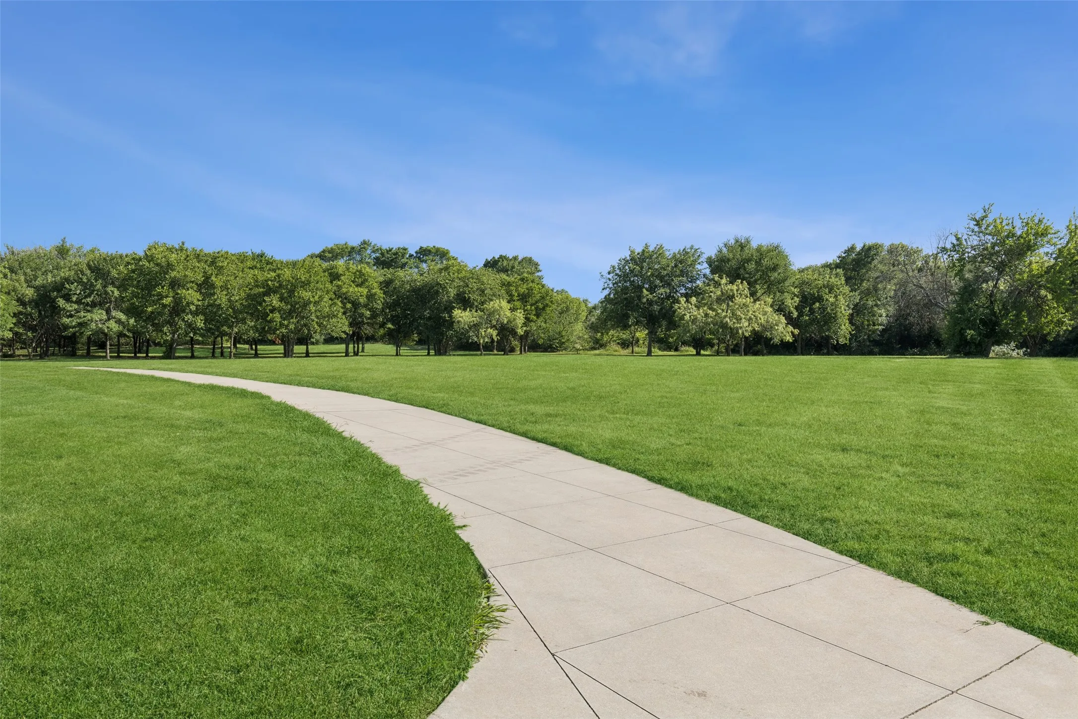 Condominium For Sale in Tarrant County , 6306 Oakbend Circle, Fort Worth, Texas 76132, 3 Bedroom, 3 Bathroom, 2 Garage spaces, 1,999 Sqft, built in 2020, Price $375,000, mls#21291439, Real Estate Agent in Fort Worth, Homes For Sale in Tarrant county, Homes For Sale in Fort Worth, Realtor in Fort Worth Texas, Real Estate Brokerage Independent Realty Texas, Luminita Cordes Realtor