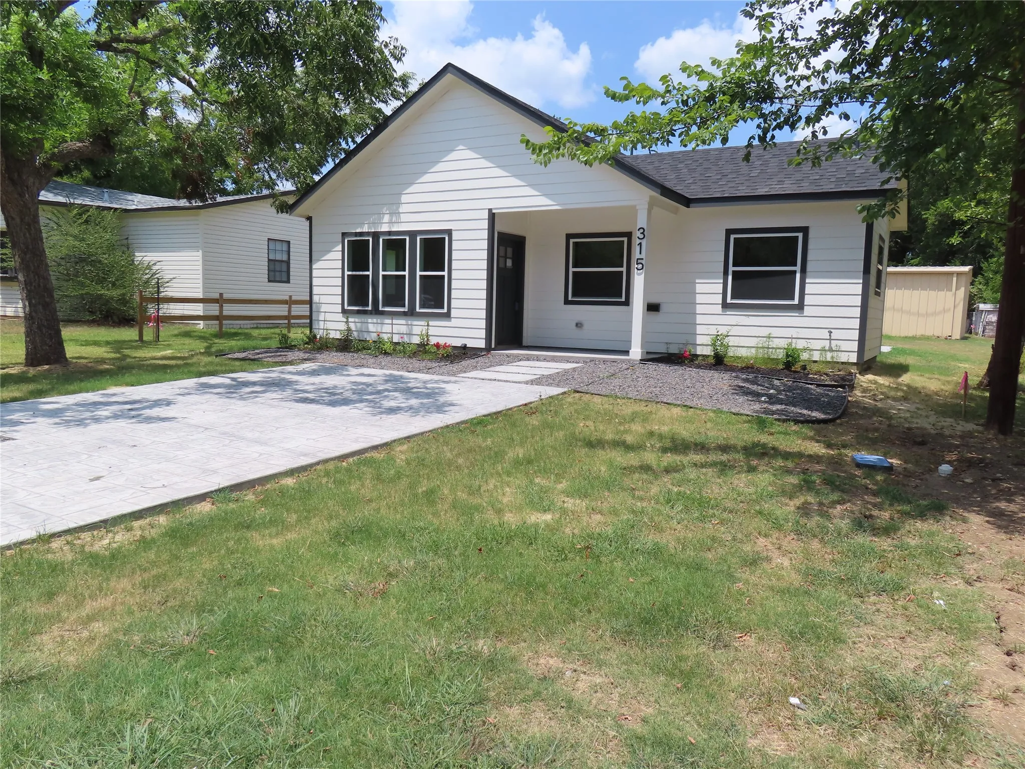 Single Family Residence For Sale in Van Zandt County , 315 E Orville Street, Wills Point, Texas 75169, 3 Bedroom, 2 Bathroom, Garage spaces, 1,225 Sqft, built in 2026, mls#21292301, Real Estate Agent in Wills Point, Homes For Sale in Van Zandt county, Homes For Sale in Wills Point, Realtor in Wills Point Texas, Real Estate Brokerage Independent Realty Texas, Luminita Cordes Realtor