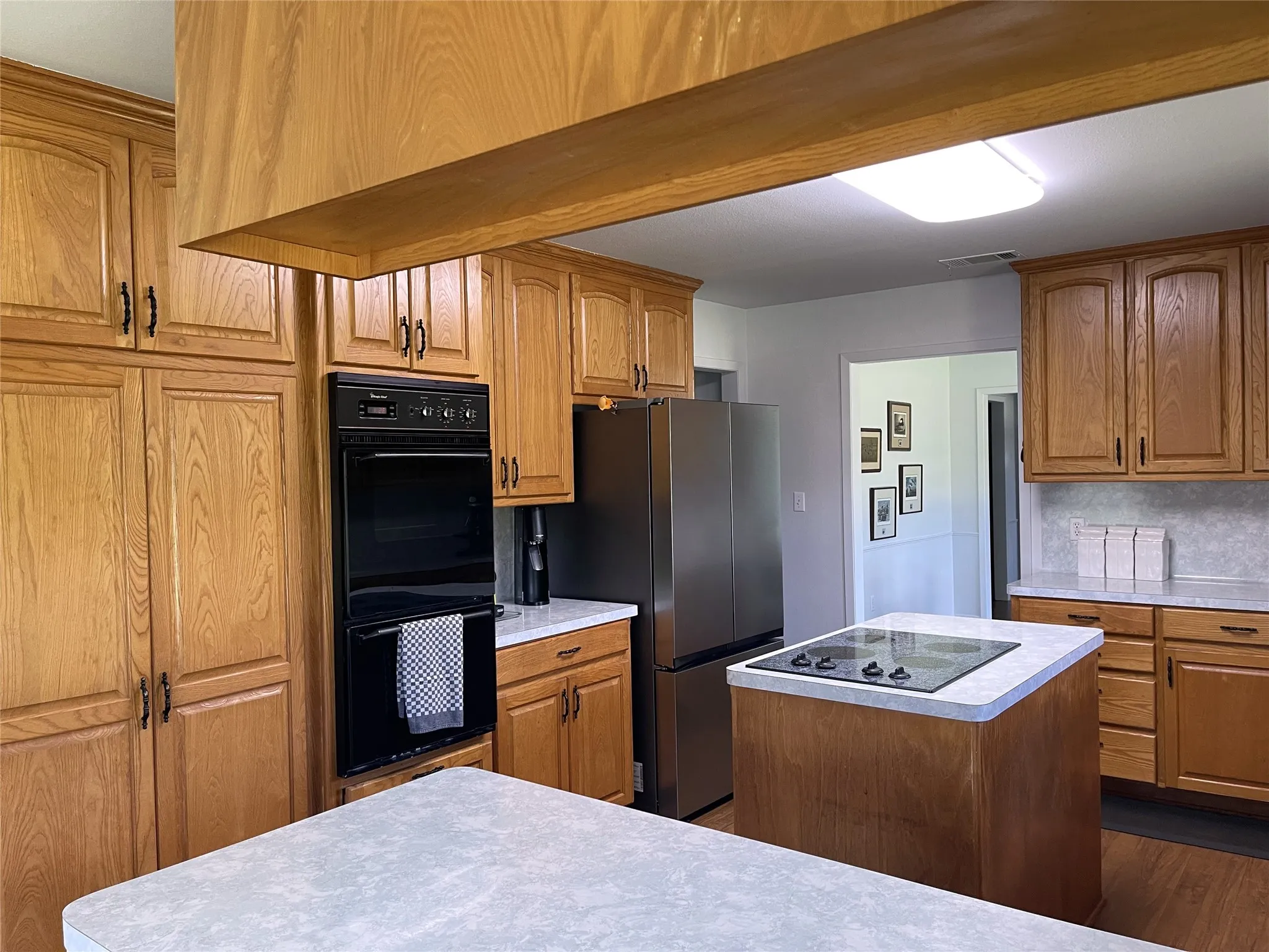 Single Family Residence For Sale in Freestone County , 141 Fm 27 W, Fairfield, Texas 75840, 2 Bedroom, 2 Bathroom, 2 Garage spaces, 2,013 Sqft, built in 1999, mls#21284257, Real Estate Agent in Fairfield, Homes For Sale in Freestone county, Homes For Sale in Fairfield, Realtor in Fairfield Texas, Real Estate Brokerage Independent Realty Texas, Luminita Cordes Realtor