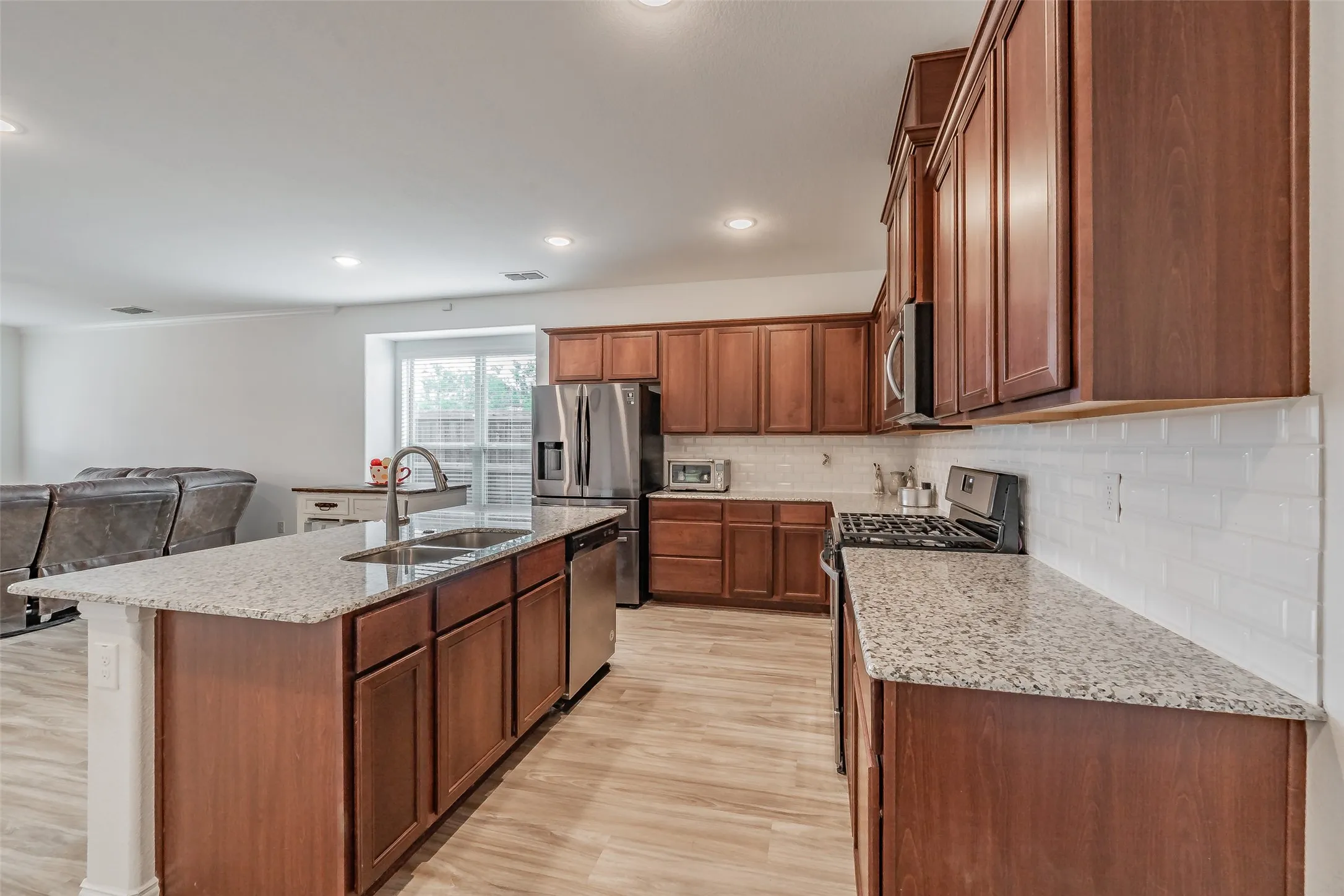 Single Family Residence For Sale in Denton County , 1446 White Water Way, Aubrey, Texas 76227, 4 Bedroom, 3 Bathroom, 3 Garage spaces, 2,214 Sqft, built in 2021, Price $439,000, mls#21277318, Real Estate Agent in Aubrey, Homes For Sale in Denton county, Homes For Sale in Aubrey, Realtor in Aubrey Texas, Real Estate Brokerage Independent Realty Texas, Luminita Cordes Realtor