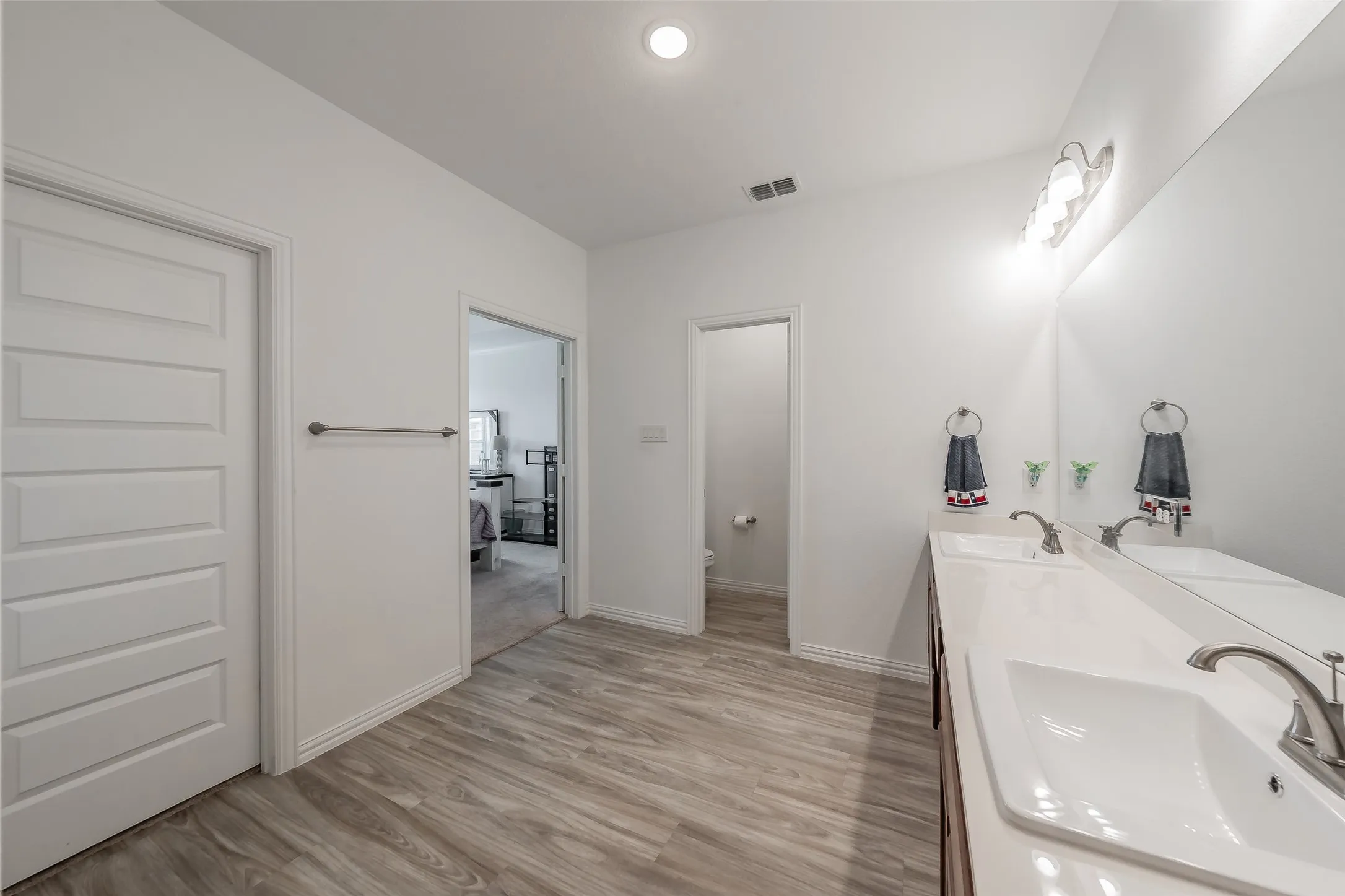 Single Family Residence For Sale in Denton County , 1446 White Water Way, Aubrey, Texas 76227, 4 Bedroom, 3 Bathroom, 3 Garage spaces, 2,214 Sqft, built in 2021, Price $439,000, mls#21277318, Real Estate Agent in Aubrey, Homes For Sale in Denton county, Homes For Sale in Aubrey, Realtor in Aubrey Texas, Real Estate Brokerage Independent Realty Texas, Luminita Cordes Realtor