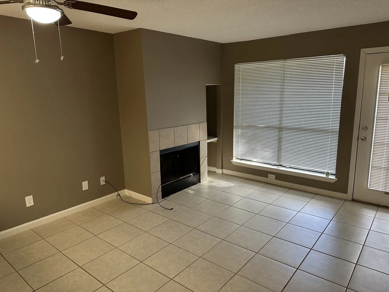 Condominium For Sale in Dallas County , 6108 Abrams Road 107, Dallas, Texas 75231, 1 Bedroom, 1 Bathroom, Garage spaces, 600 Sqft, built in 2005, Price $110,000, mls#21292018, Real Estate Agent in Dallas, Homes For Sale in Dallas county, Homes For Sale in Dallas, Realtor in Dallas Texas, Real Estate Brokerage Independent Realty Texas, Luminita Cordes Realtor