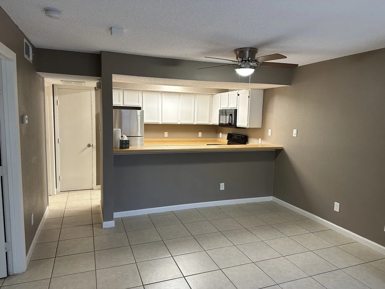 Condominium For Sale in Dallas County , 6108 Abrams Road 107, Dallas, Texas 75231, 1 Bedroom, 1 Bathroom, Garage spaces, 600 Sqft, built in 2005, Price $110,000, mls#21292018, Real Estate Agent in Dallas, Homes For Sale in Dallas county, Homes For Sale in Dallas, Realtor in Dallas Texas, Real Estate Brokerage Independent Realty Texas, Luminita Cordes Realtor