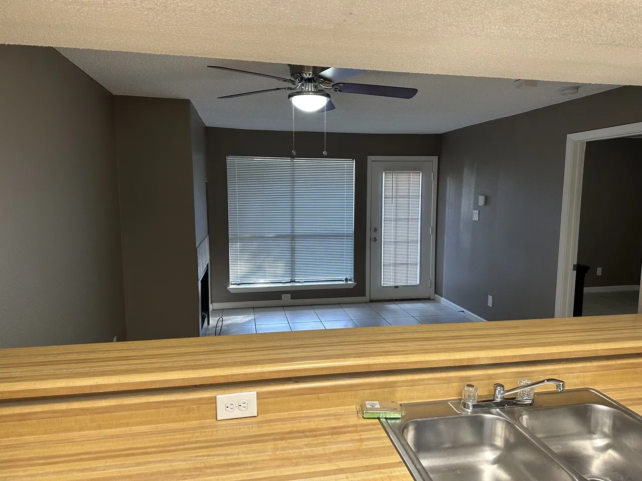 Condominium For Sale in Dallas County , 6108 Abrams Road 107, Dallas, Texas 75231, 1 Bedroom, 1 Bathroom, Garage spaces, 600 Sqft, built in 2005, Price $110,000, mls#21292018, Real Estate Agent in Dallas, Homes For Sale in Dallas county, Homes For Sale in Dallas, Realtor in Dallas Texas, Real Estate Brokerage Independent Realty Texas, Luminita Cordes Realtor