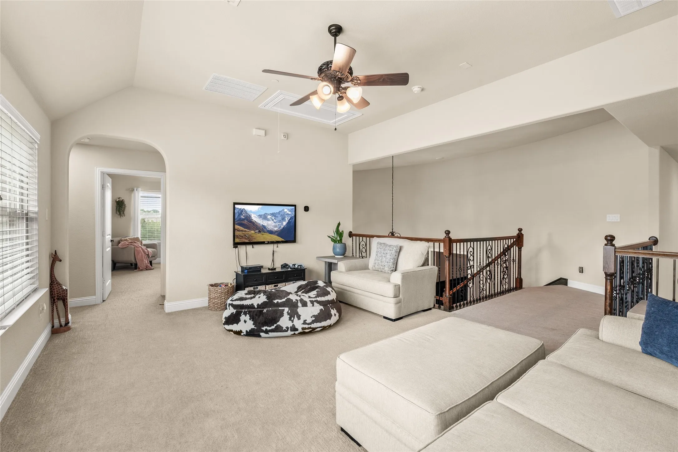 Single Family Residence For Sale in Collin County , 1615 Sara Cove, Lucas, Texas 75002, 5 Bedroom, 5 Bathroom, 3 Garage spaces, 4,662 Sqft, built in 2017, mls#21288132, Real Estate Agent in Lucas, Homes For Sale in Collin county, Homes For Sale in Lucas, Realtor in Lucas Texas, Real Estate Brokerage Independent Realty Texas, Luminita Cordes Realtor