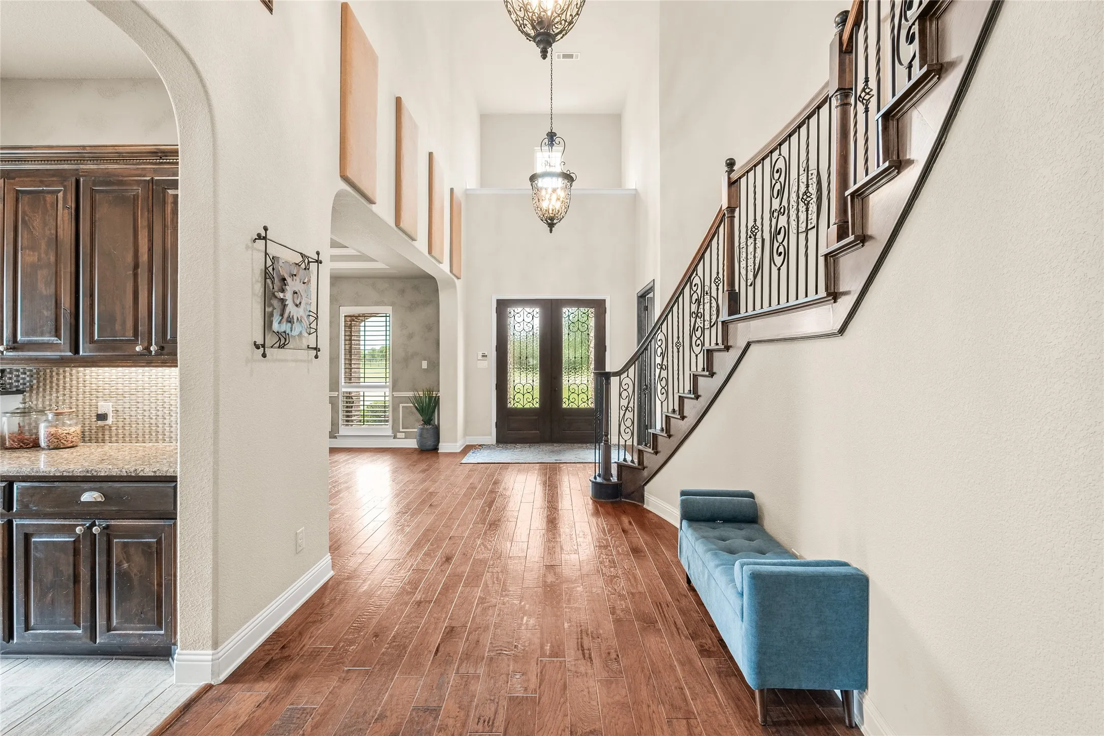 Single Family Residence For Sale in Collin County , 1615 Sara Cove, Lucas, Texas 75002, 5 Bedroom, 5 Bathroom, 3 Garage spaces, 4,662 Sqft, built in 2017, mls#21288132, Real Estate Agent in Lucas, Homes For Sale in Collin county, Homes For Sale in Lucas, Realtor in Lucas Texas, Real Estate Brokerage Independent Realty Texas, Luminita Cordes Realtor