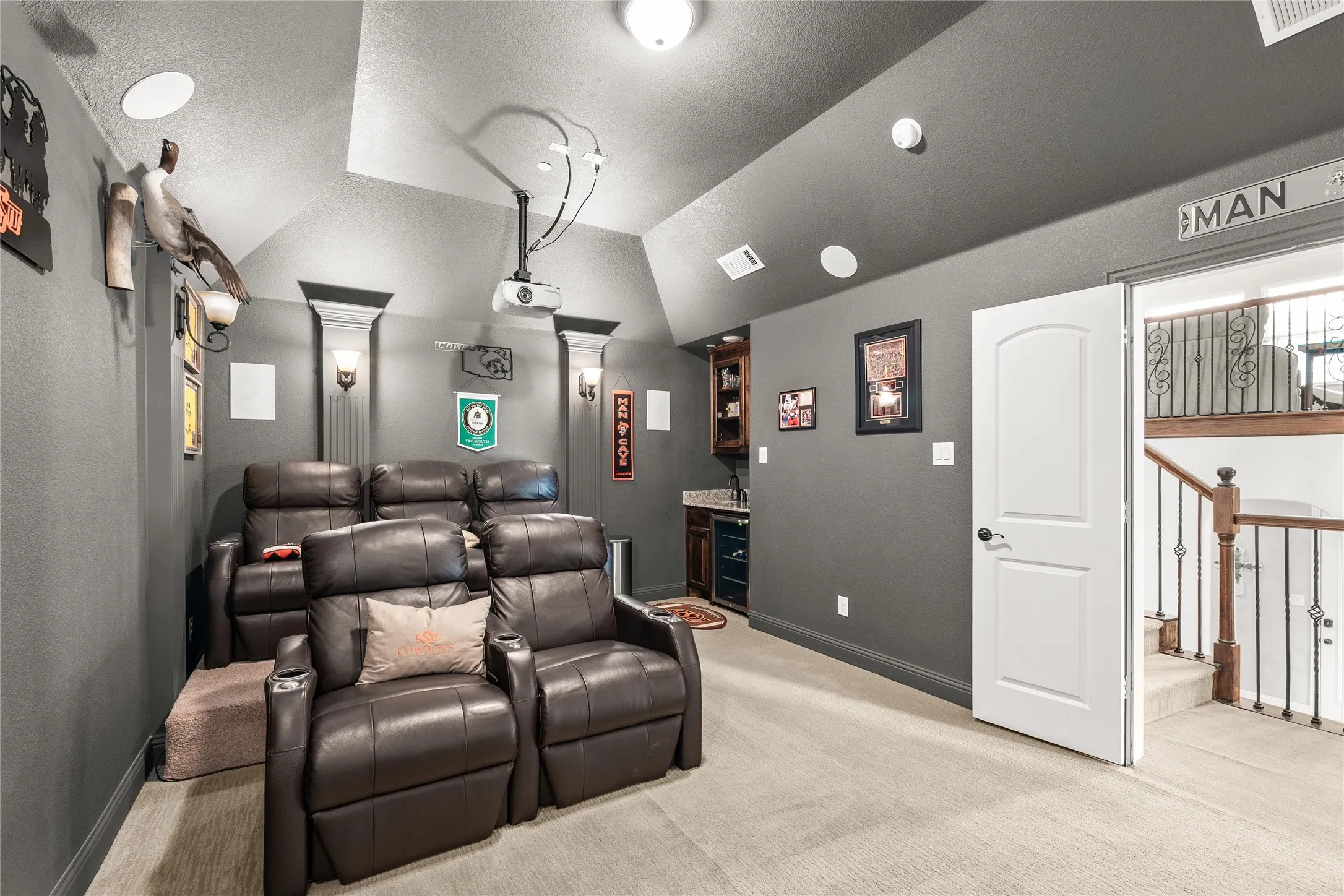 Single Family Residence For Sale in Collin County , 1615 Sara Cove, Lucas, Texas 75002, 5 Bedroom, 5 Bathroom, 3 Garage spaces, 4,662 Sqft, built in 2017, mls#21288132, Real Estate Agent in Lucas, Homes For Sale in Collin county, Homes For Sale in Lucas, Realtor in Lucas Texas, Real Estate Brokerage Independent Realty Texas, Luminita Cordes Realtor