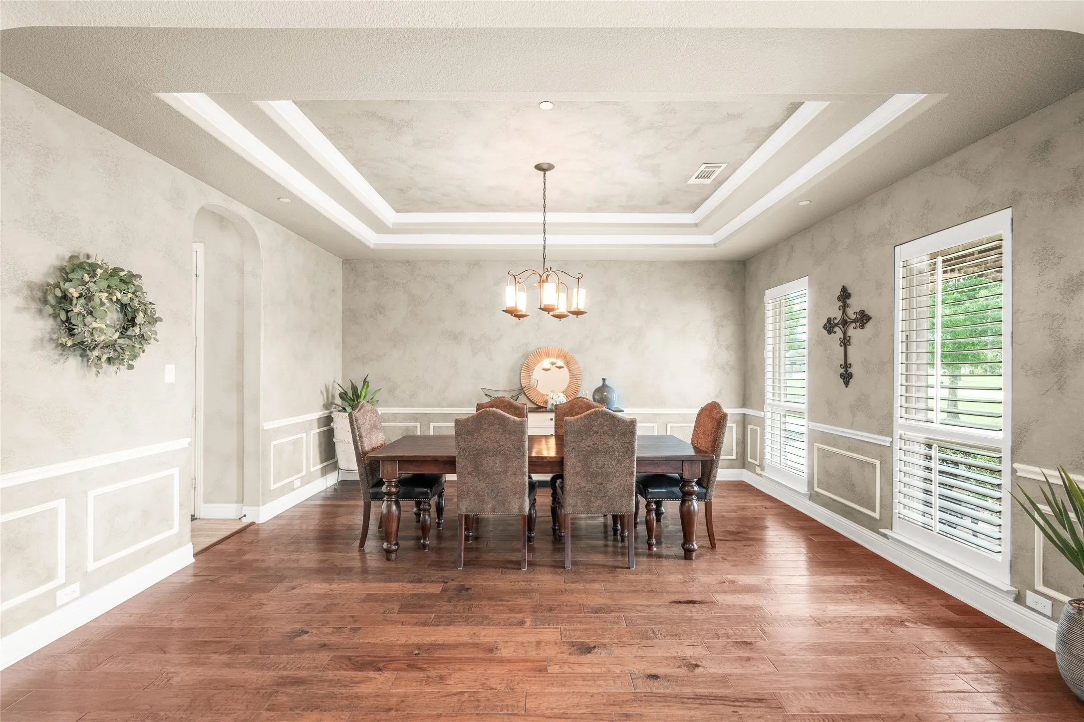Single Family Residence For Sale in Collin County , 1615 Sara Cove, Lucas, Texas 75002, 5 Bedroom, 5 Bathroom, 3 Garage spaces, 4,662 Sqft, built in 2017, mls#21288132, Real Estate Agent in Lucas, Homes For Sale in Collin county, Homes For Sale in Lucas, Realtor in Lucas Texas, Real Estate Brokerage Independent Realty Texas, Luminita Cordes Realtor
