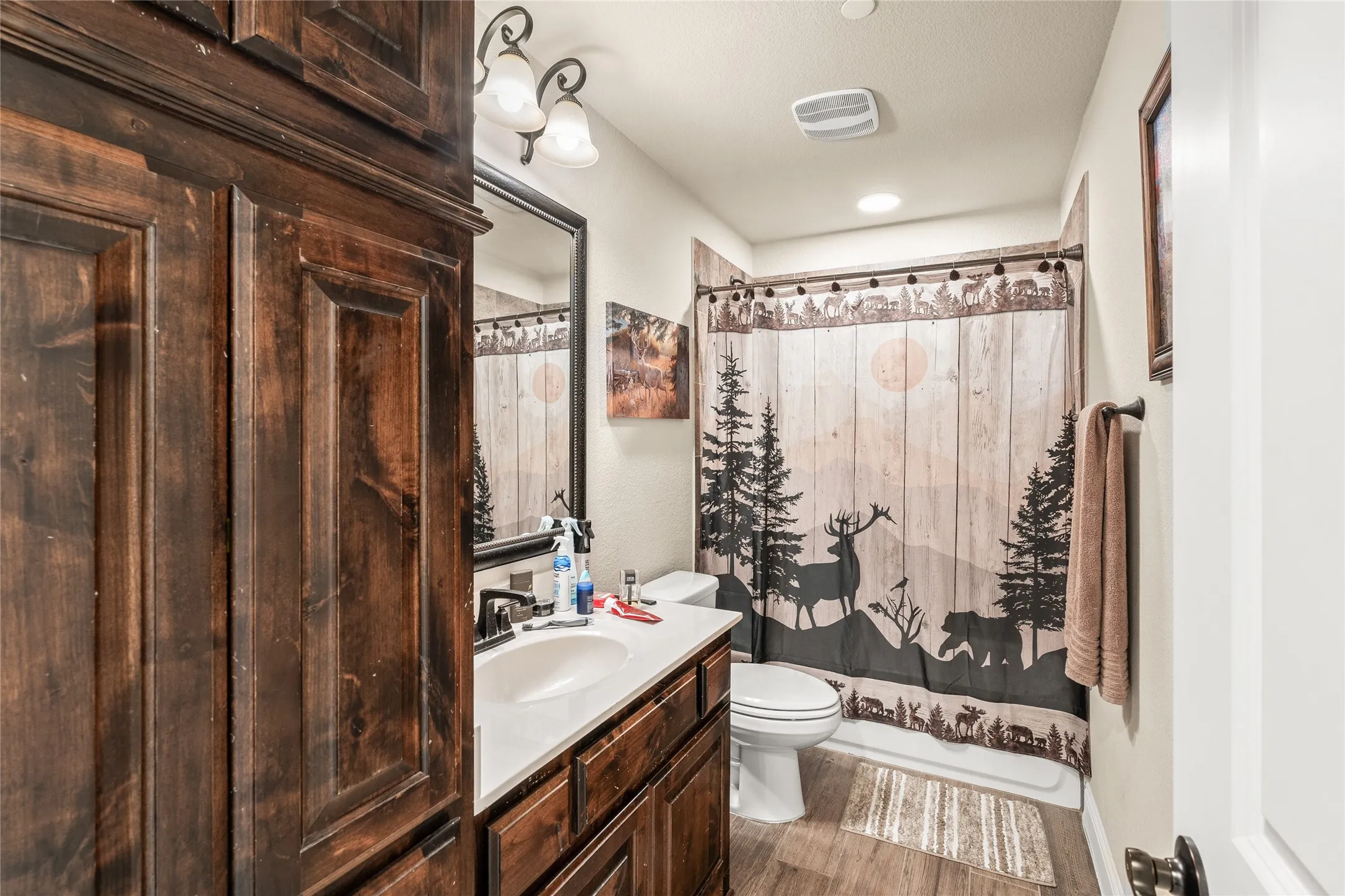 upstairs full bathroom