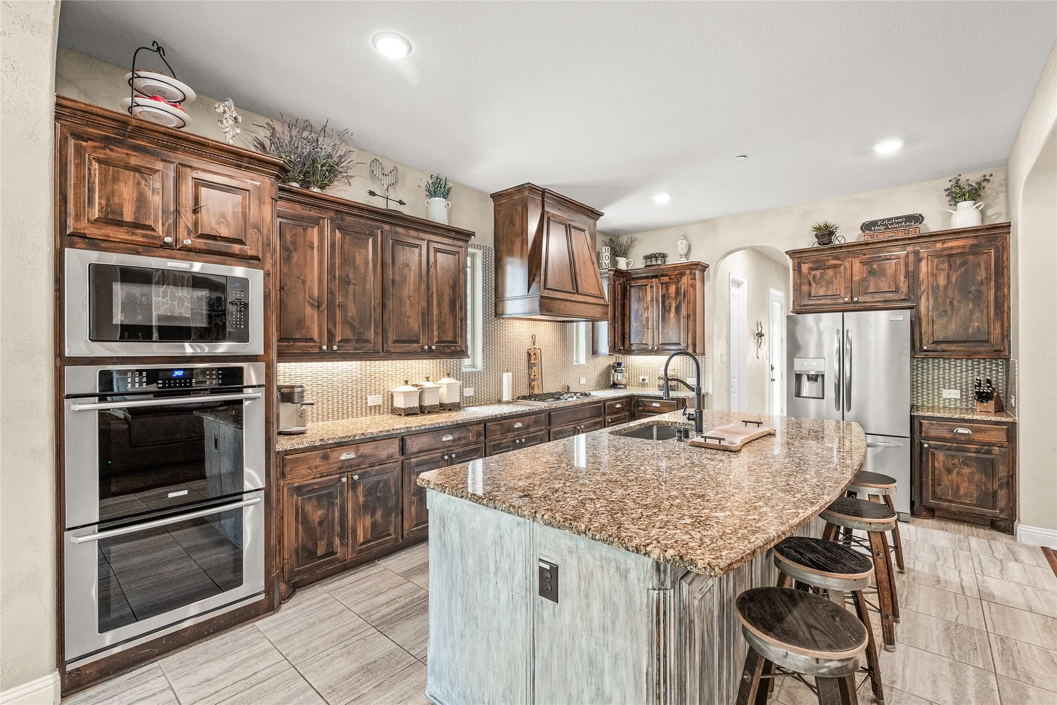 Single Family Residence For Sale in Collin County , 1615 Sara Cove, Lucas, Texas 75002, 5 Bedroom, 5 Bathroom, 3 Garage spaces, 4,662 Sqft, built in 2017, mls#21288132, Real Estate Agent in Lucas, Homes For Sale in Collin county, Homes For Sale in Lucas, Realtor in Lucas Texas, Real Estate Brokerage Independent Realty Texas, Luminita Cordes Realtor