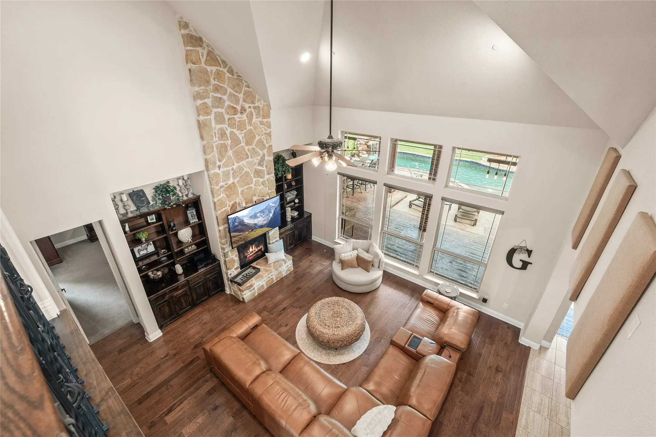 Single Family Residence For Sale in Collin County , 1615 Sara Cove, Lucas, Texas 75002, 5 Bedroom, 5 Bathroom, 3 Garage spaces, 4,662 Sqft, built in 2017, mls#21288132, Real Estate Agent in Lucas, Homes For Sale in Collin county, Homes For Sale in Lucas, Realtor in Lucas Texas, Real Estate Brokerage Independent Realty Texas, Luminita Cordes Realtor