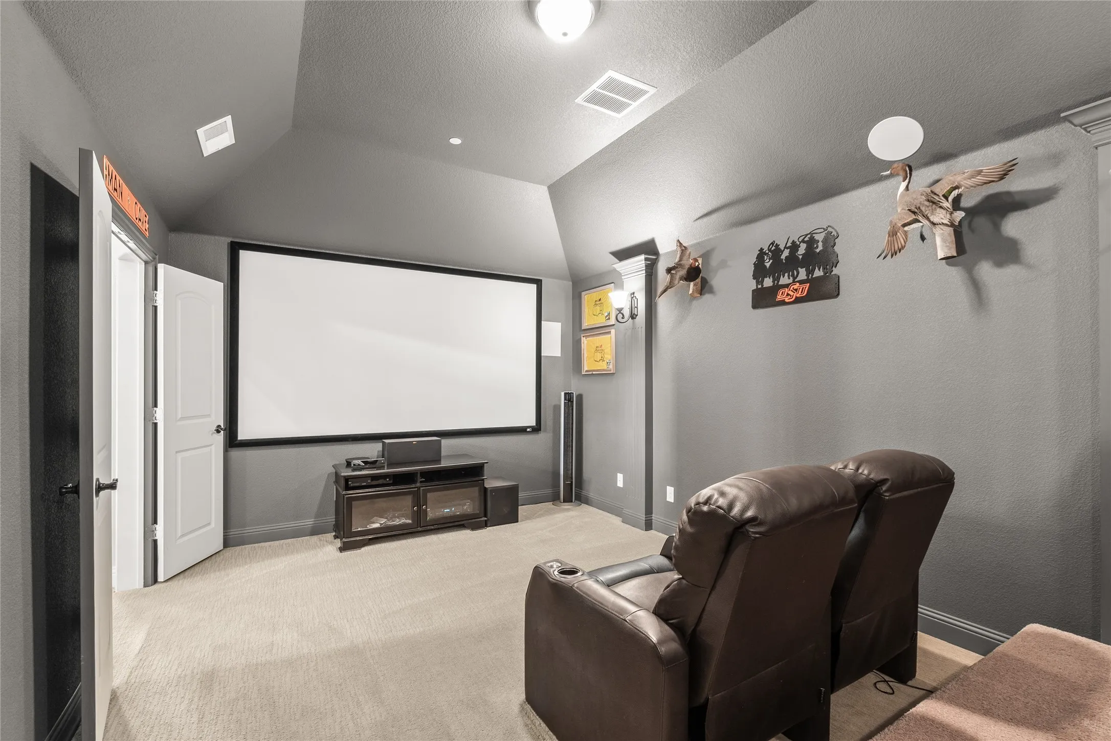 Single Family Residence For Sale in Collin County , 1615 Sara Cove, Lucas, Texas 75002, 5 Bedroom, 5 Bathroom, 3 Garage spaces, 4,662 Sqft, built in 2017, mls#21288132, Real Estate Agent in Lucas, Homes For Sale in Collin county, Homes For Sale in Lucas, Realtor in Lucas Texas, Real Estate Brokerage Independent Realty Texas, Luminita Cordes Realtor