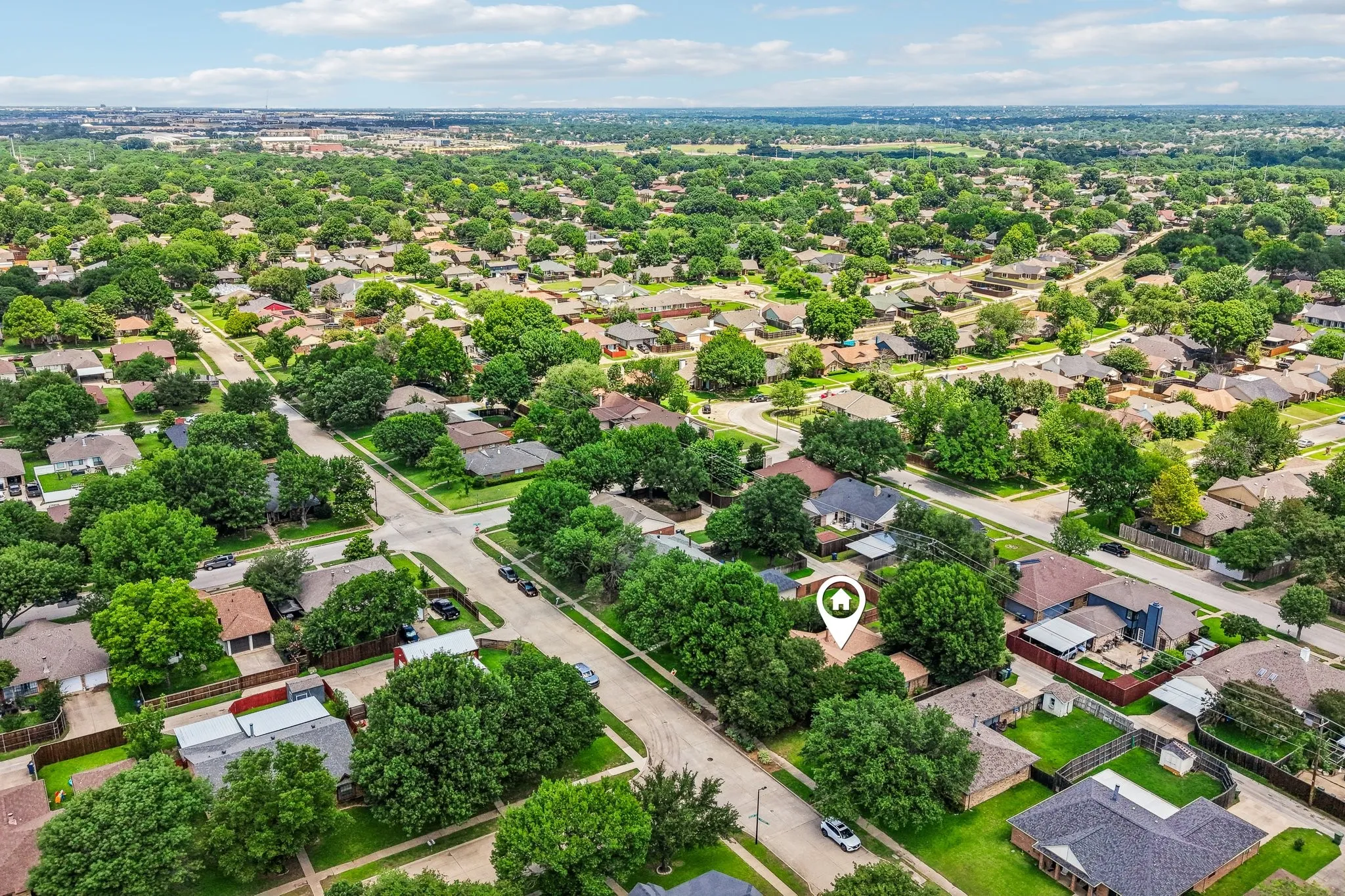 Single Family Residence For Sale in Dallas County , 113 E Bancroft Drive, Garland, Texas 75040, 3 Bedroom, 2 Bathroom, 2 Garage spaces, 1,826 Sqft, built in 1984, mls#21290596, Real Estate Agent in Garland, Homes For Sale in Dallas county, Homes For Sale in Garland, Realtor in Garland Texas, Real Estate Brokerage Independent Realty Texas, Luminita Cordes Realtor