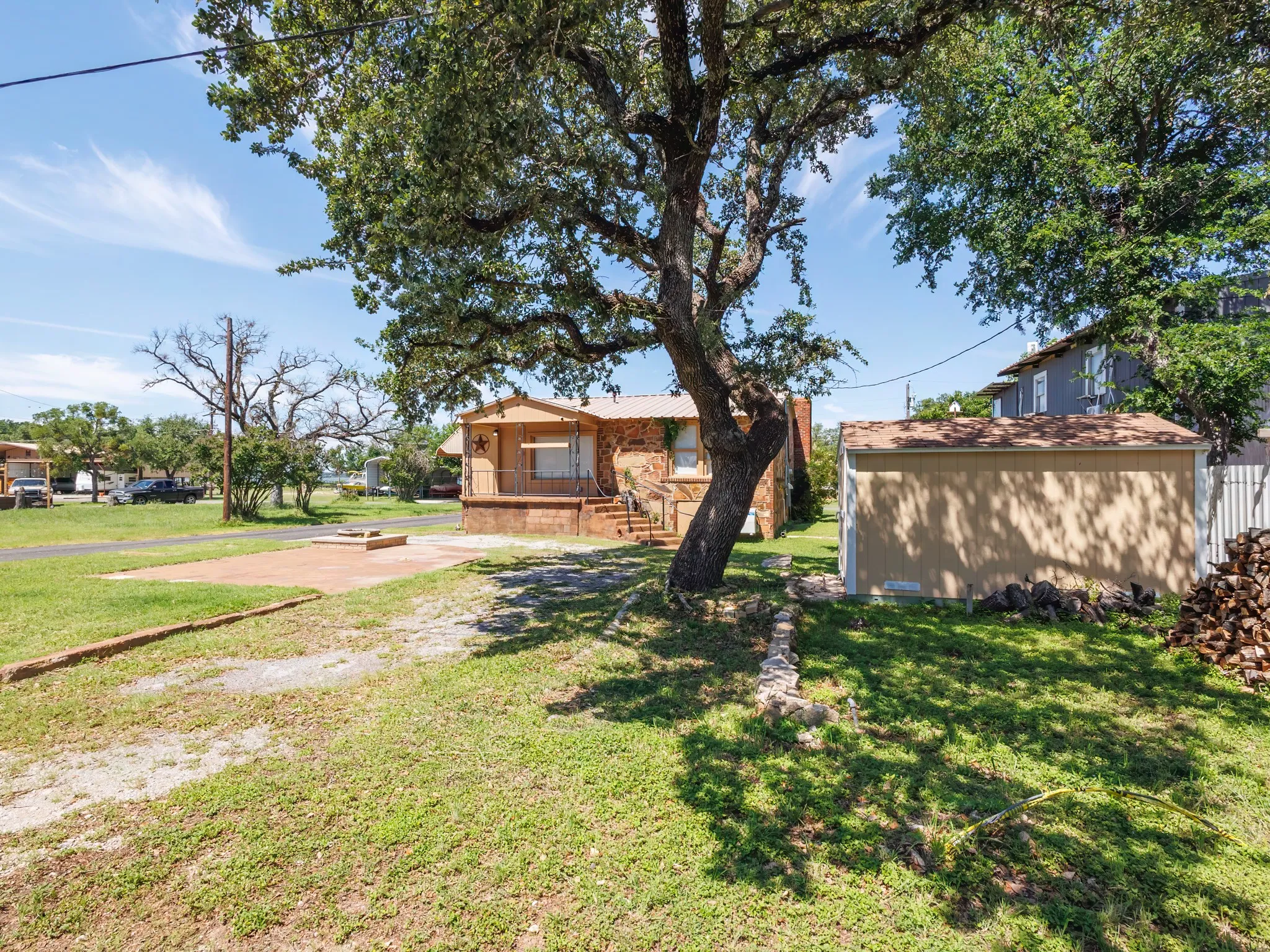 Single Family Residence For Sale in Brown County , 310 Pency Drive, Brownwood, Texas 76801, 2 Bedroom, 1 Bathroom, Garage spaces, 1,085 Sqft, built in 0, mls#21270515, Real Estate Agent in Brownwood, Homes For Sale in Brown county, Homes For Sale in Brownwood, Realtor in Brownwood Texas, Real Estate Brokerage Independent Realty Texas, Luminita Cordes Realtor