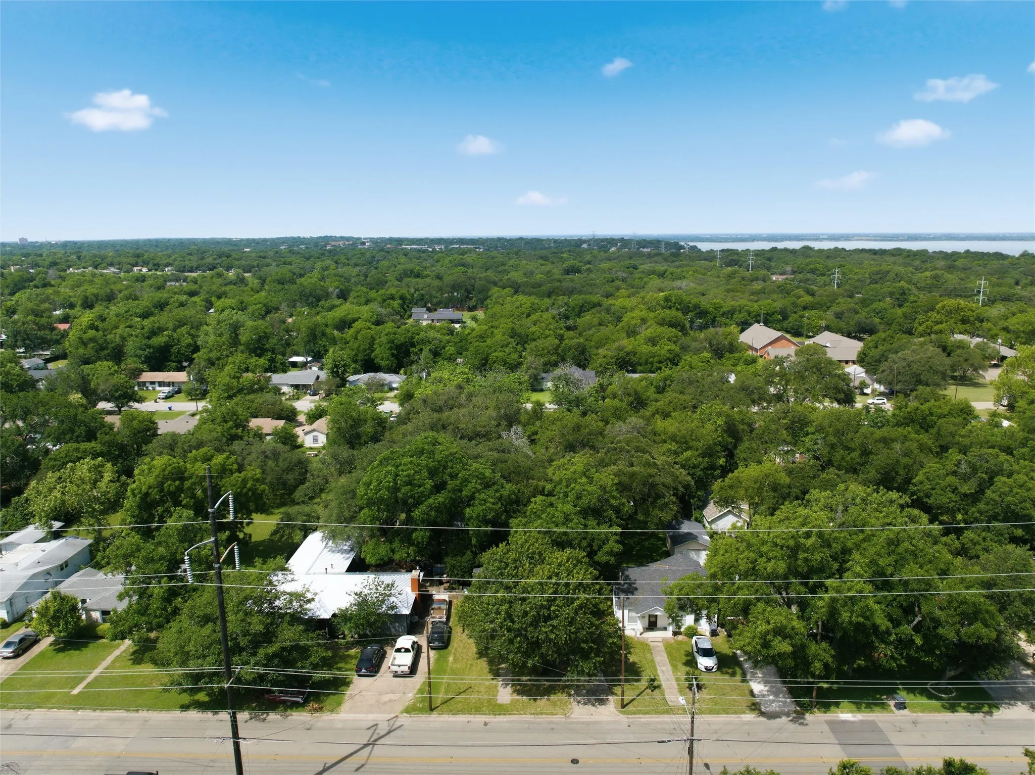 Single Family Residence For Sale in Mc Lennan County , 3632 N 25th Street, Waco, Texas 76708, 2 Bedrooms, 1 Bathroom, Garage spaces, 1,012 Sqft, built in 1950, Price $95,000, mls#21292795, Real Estate Agent in Waco, Homes For Sale in Mc Lennan county, Homes For Sale in Waco, Realtor in Waco Texas, Real Estate Brokerage Independent Realty Texas, Luminita Cordes Realtor
