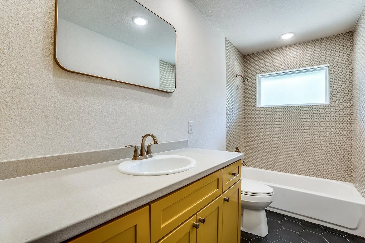 Single Family Residence For Rent in Dallas County , 10343 Marsh Lane, Dallas, Texas 75229, 3 Bedroom, 2 Bathroom, 2 Garage spaces, 1,777 Sqft, built in 1956, mls#21288667, Real Estate Agent in Dallas, Homes For Rent in Dallas county, Homes For Rent in Dallas, Realtor in Dallas Texas, Real Estate Brokerage Independent Realty Texas, Luminita Cordes Realtor