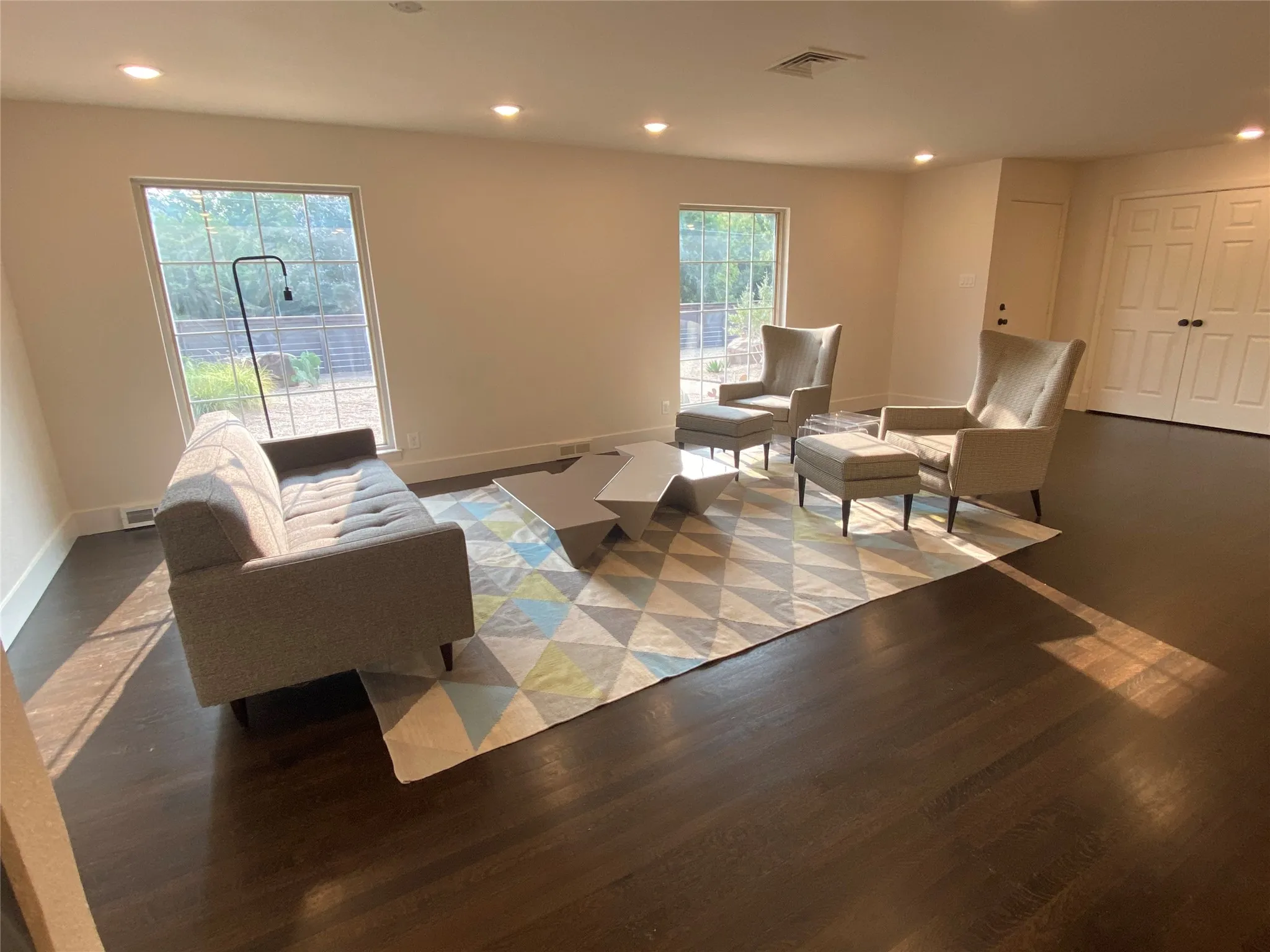 Single Family Residence For Rent in Dallas County , 10343 Marsh Lane, Dallas, Texas 75229, 3 Bedroom, 2 Bathroom, 2 Garage spaces, 1,777 Sqft, built in 1956, mls#21288667, Real Estate Agent in Dallas, Homes For Rent in Dallas county, Homes For Rent in Dallas, Realtor in Dallas Texas, Real Estate Brokerage Independent Realty Texas, Luminita Cordes Realtor