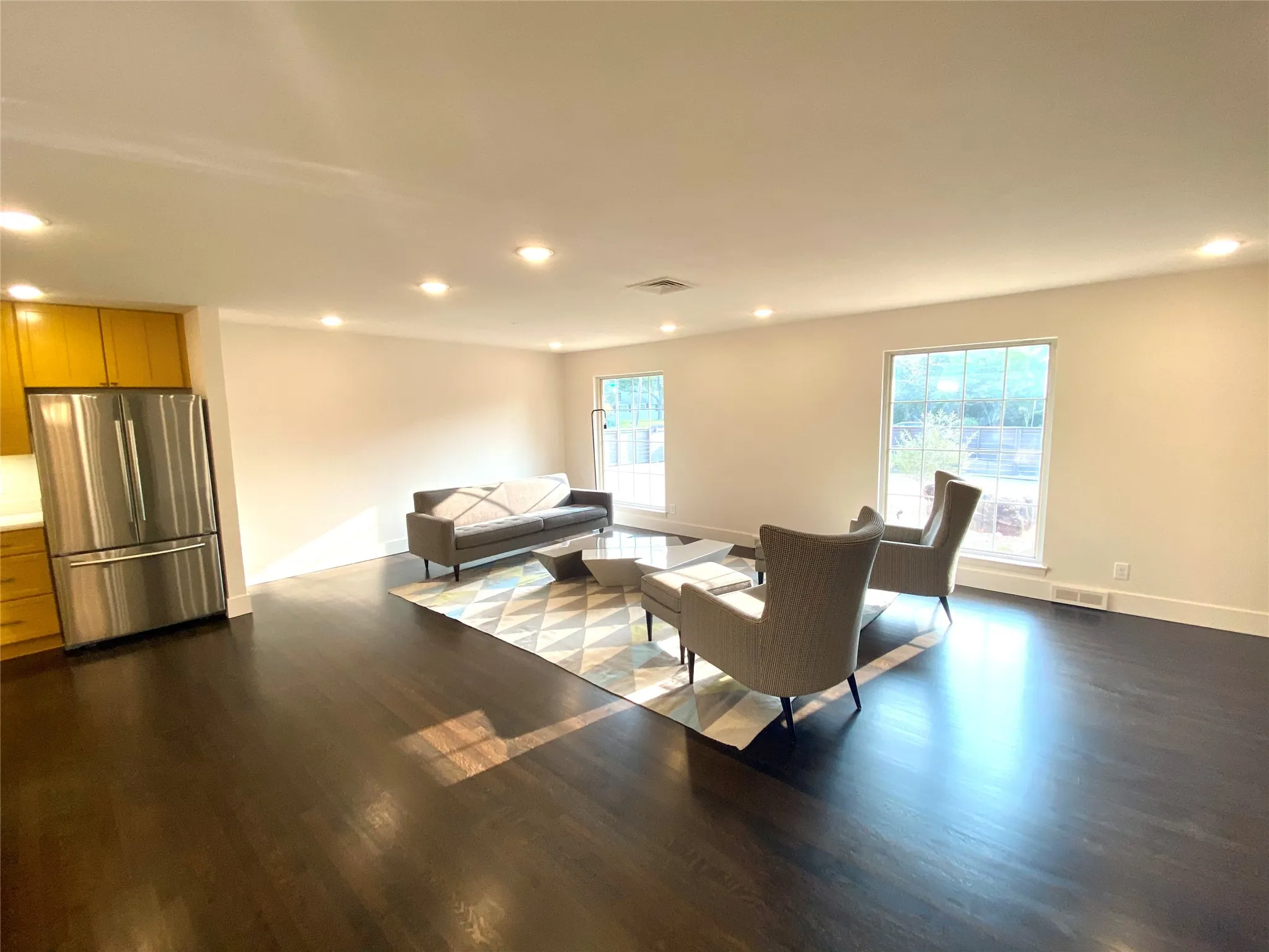 Single Family Residence For Rent in Dallas County , 10343 Marsh Lane, Dallas, Texas 75229, 3 Bedroom, 2 Bathroom, 2 Garage spaces, 1,777 Sqft, built in 1956, mls#21288667, Real Estate Agent in Dallas, Homes For Rent in Dallas county, Homes For Rent in Dallas, Realtor in Dallas Texas, Real Estate Brokerage Independent Realty Texas, Luminita Cordes Realtor