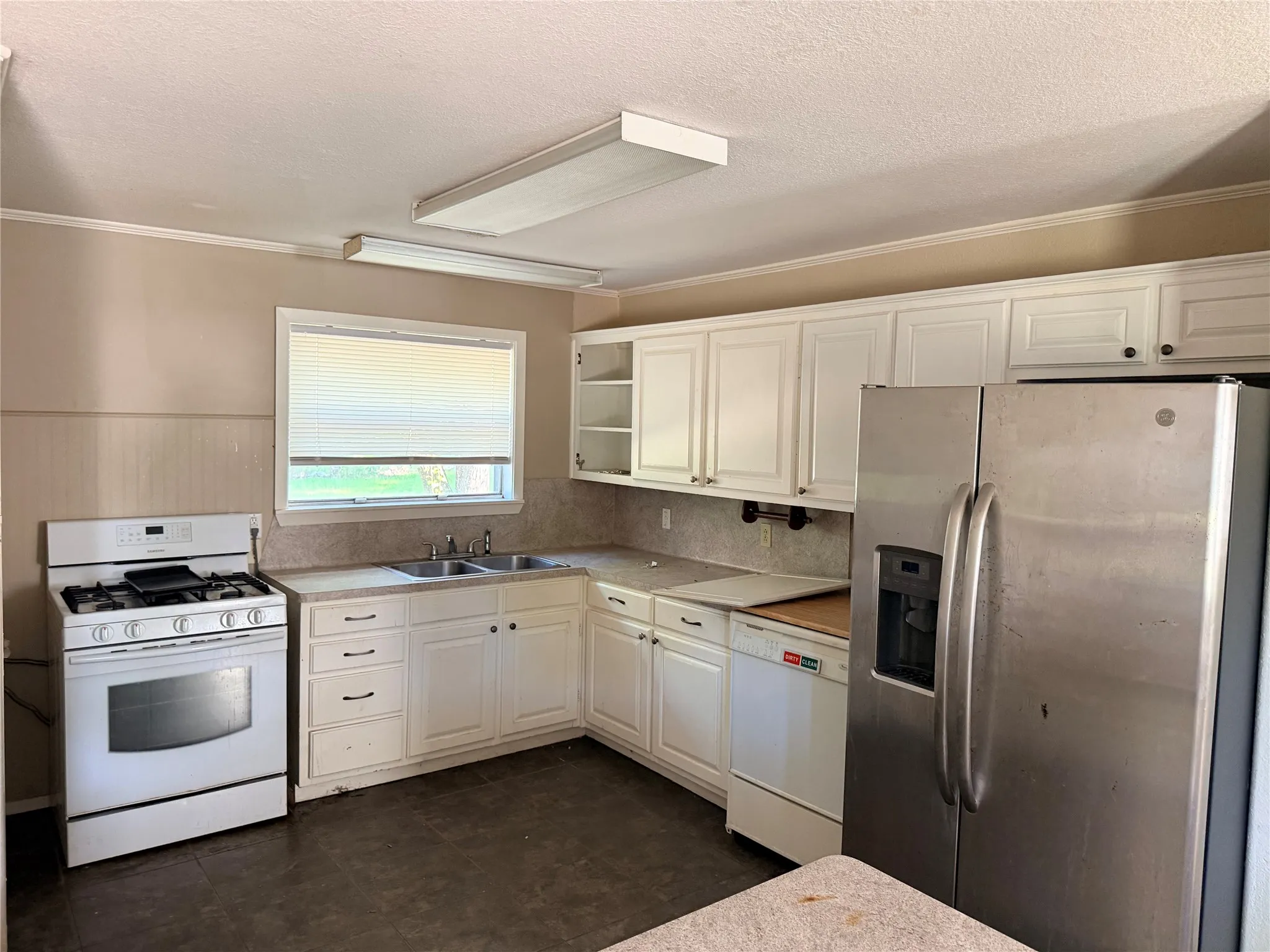 Single Family Residence For Sale in Mc Lennan County , 3536 Pine Avenue, Waco, Texas 76708, 3 Bedroom, 1 Bathroom, 1 Garage spaces, 1,013 Sqft, built in 1959, mls#21288163, Real Estate Agent in Waco, Homes For Sale in Mc Lennan county, Homes For Sale in Waco, Realtor in Waco Texas, Real Estate Brokerage Independent Realty Texas, Luminita Cordes Realtor
