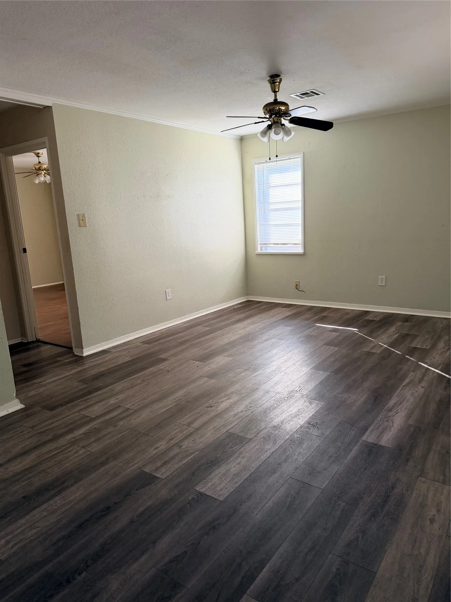 Single Family Residence For Sale in Mc Lennan County , 3536 Pine Avenue, Waco, Texas 76708, 3 Bedroom, 1 Bathroom, 1 Garage spaces, 1,013 Sqft, built in 1959, mls#21288163, Real Estate Agent in Waco, Homes For Sale in Mc Lennan county, Homes For Sale in Waco, Realtor in Waco Texas, Real Estate Brokerage Independent Realty Texas, Luminita Cordes Realtor