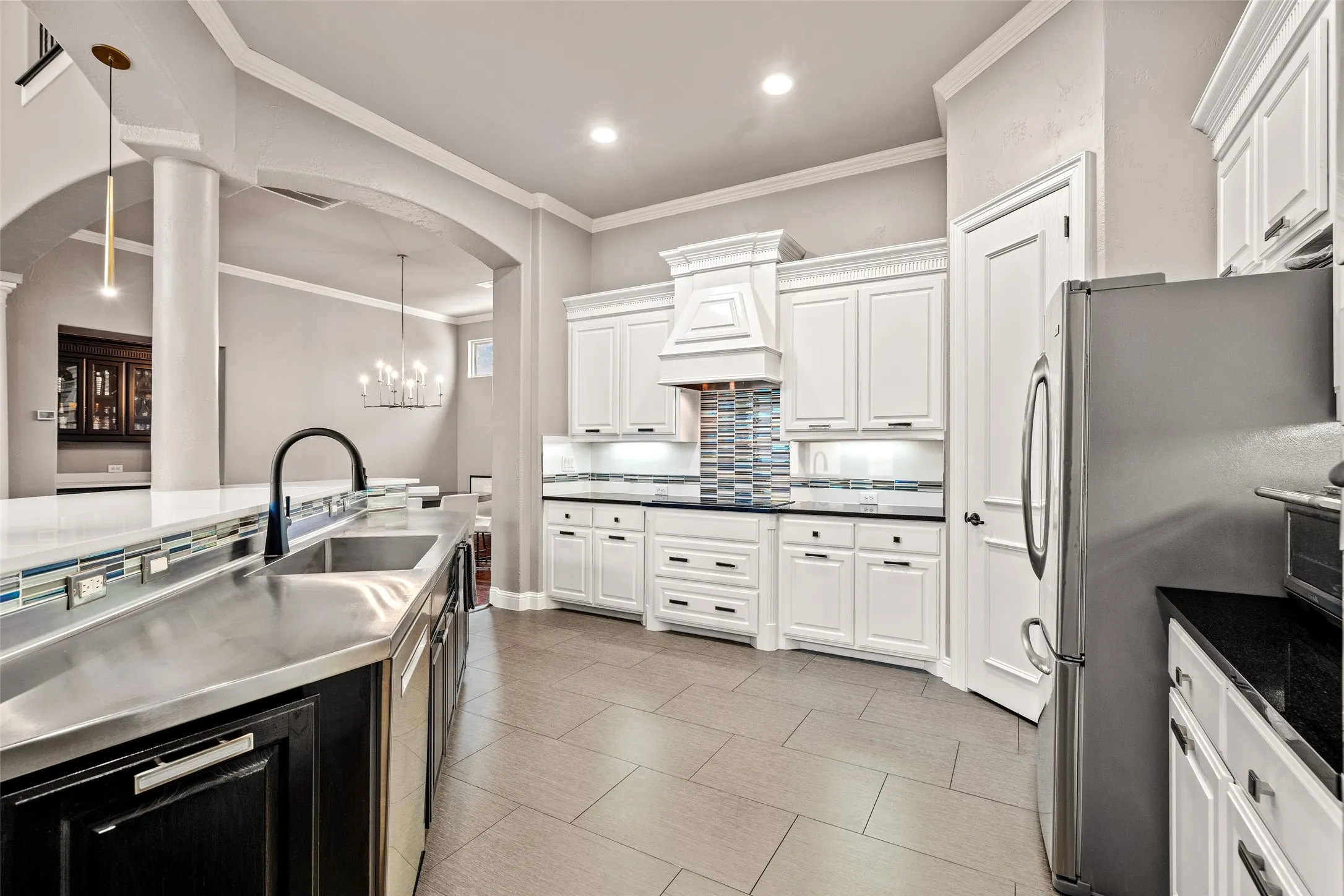 Single Family Residence For Sale in Denton County , 8244 Inverness, The Colony, Texas 75056, 4 Bedroom, 4 Bathroom, 2 Garage spaces, 3,928 Sqft, built in 2008, mls#21292159, Real Estate Agent in The Colony, Homes For Sale in Denton county, Homes For Sale in The Colony, Realtor in The Colony Texas, Real Estate Brokerage Independent Realty Texas, Luminita Cordes Realtor