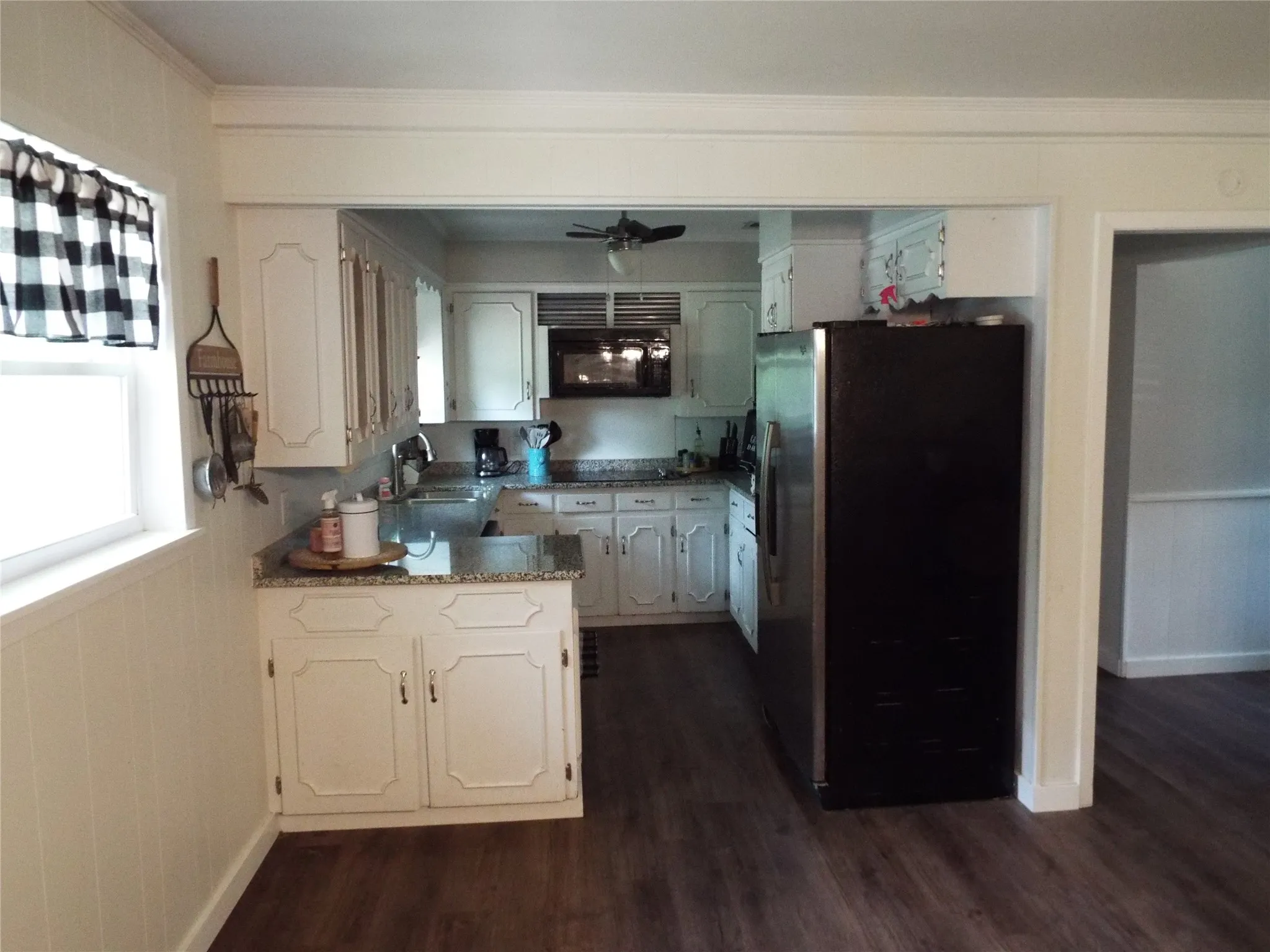 Single Family Residence For Sale in Henderson County , 808 Shady Trail, Athens, Texas 75751, 3 Bedrooms, 2 Bathrooms, Garage spaces, 1,965 Sqft, built in 1964, Price $209,000, mls#21292896, Real Estate Agent in Athens, Homes For Sale in Henderson county, Homes For Sale in Athens, Realtor in Athens Texas, Real Estate Brokerage Independent Realty Texas, Luminita Cordes Realtor
